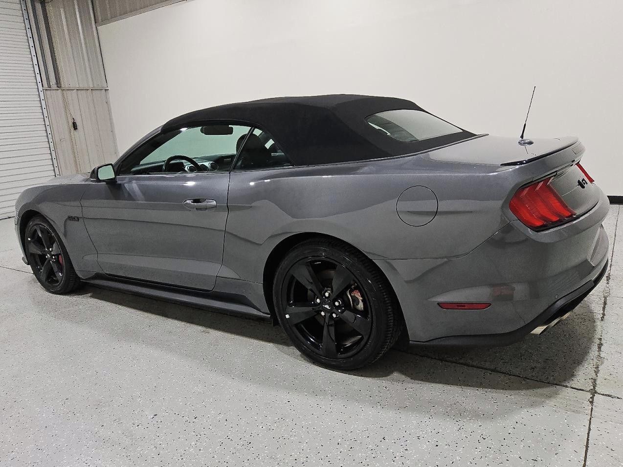 Ford Mustang, Auto na cestě - fotka 3