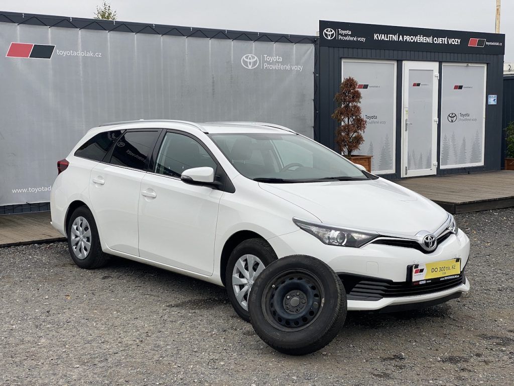 Toyota Auris, 1.6i, ČR, Active, 2x kola