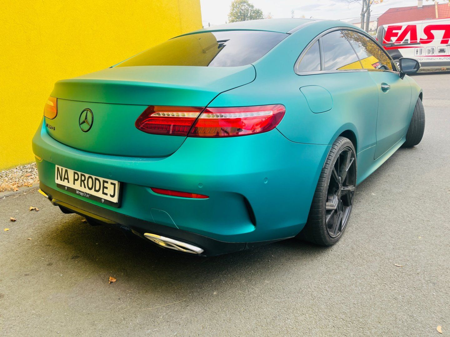 Mercedes-Benz Třídy E, E 220D AMG - fotka 6