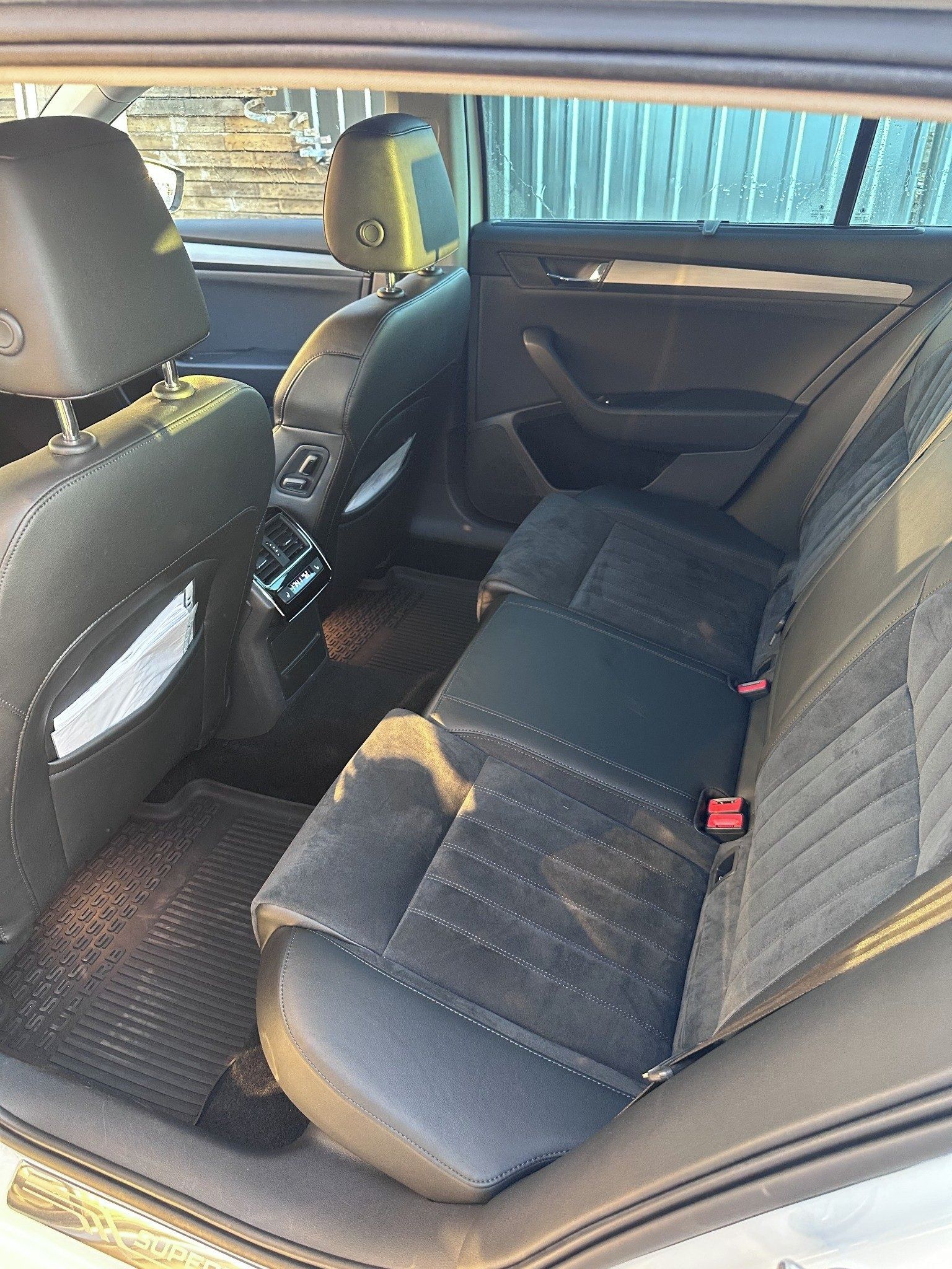 Škoda Superb, 2,0 TDI - fotka 5
