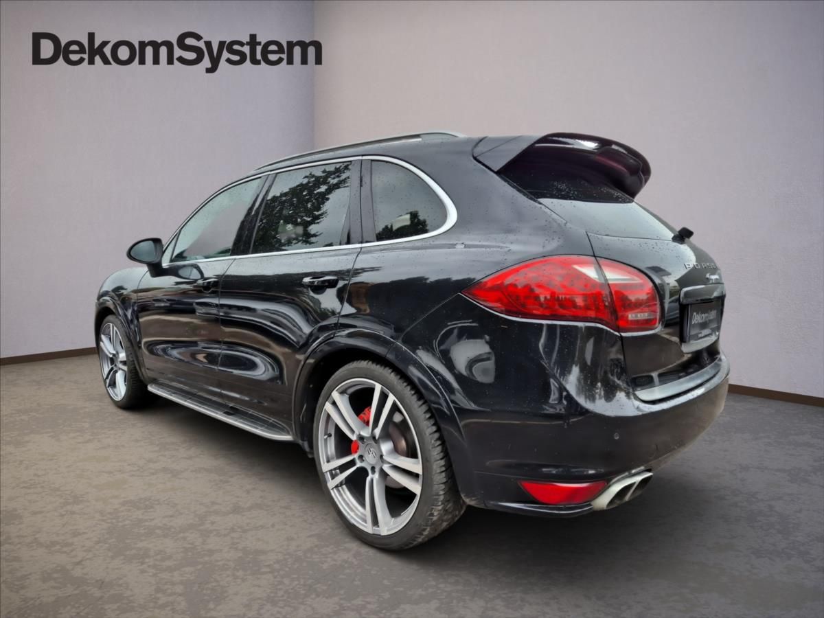Porsche Cayenne, 3,0 TDi Individual - fotka 6