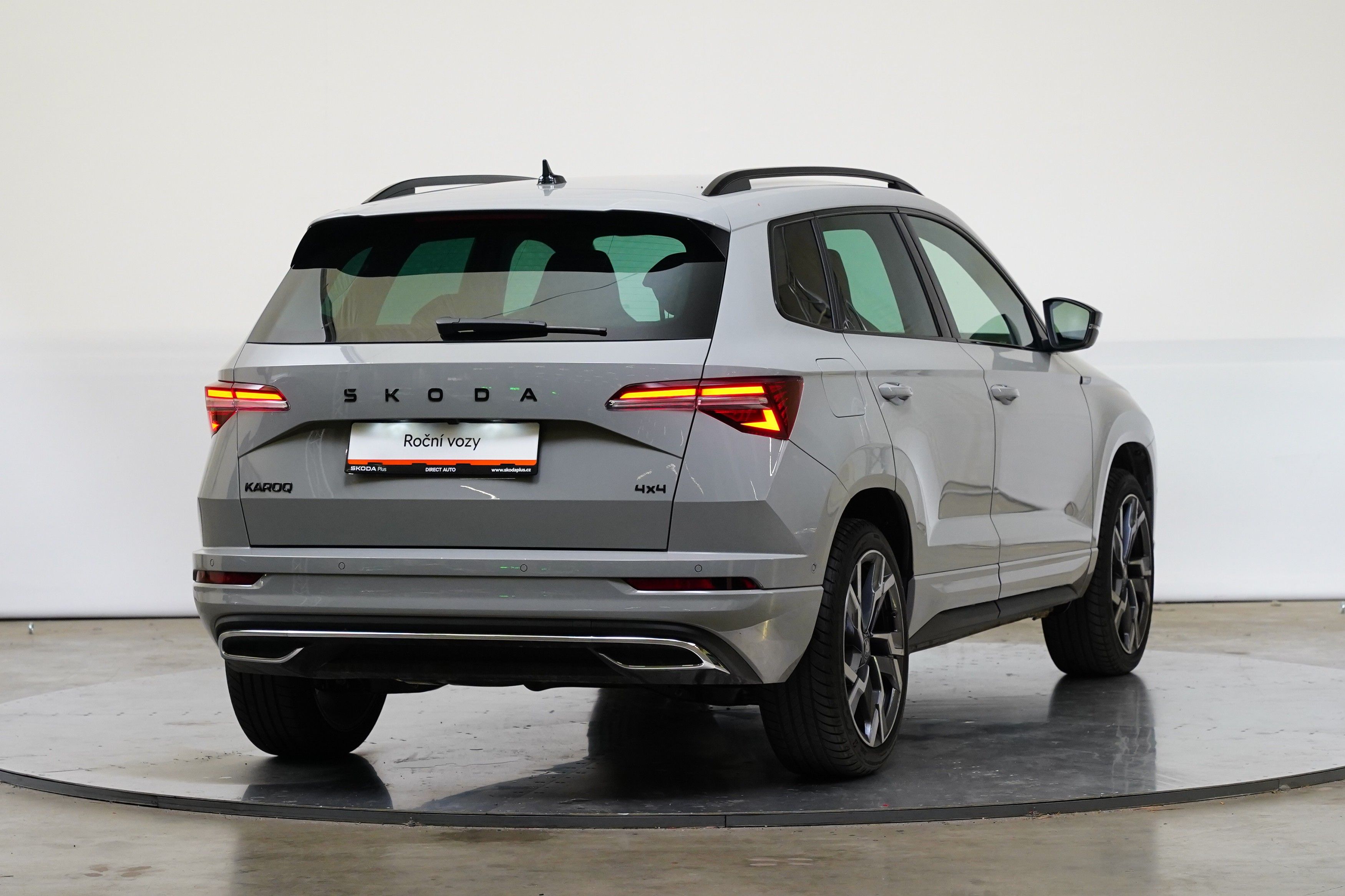 Škoda Karoq, 2.0 TDI 110 kW 4x4 Sportline - fotka 2