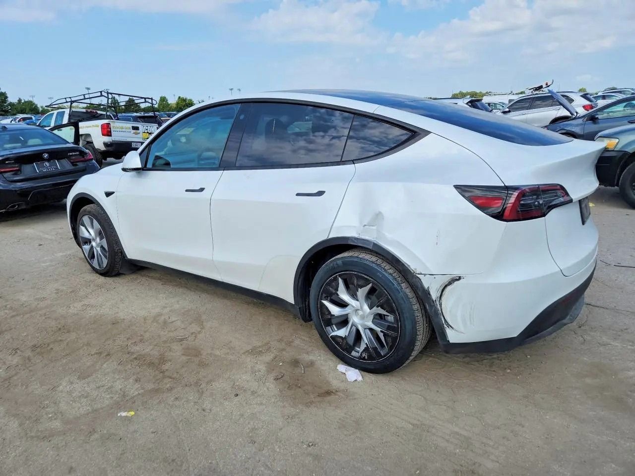 Tesla Model Y, Auto na cestě - fotka 4