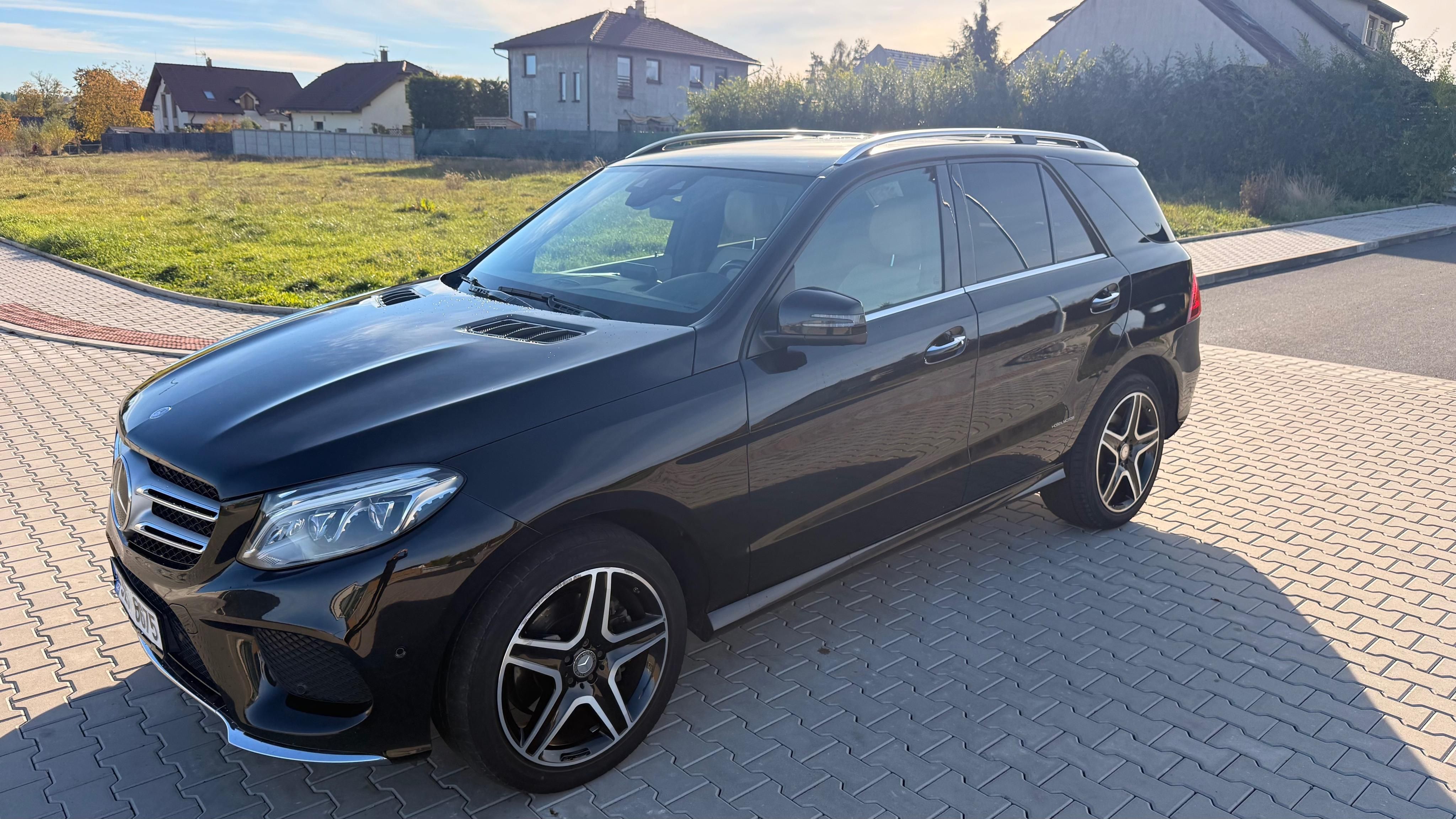Mercedes-Benz GLE, 350d 4-MATIC,AMG,EXTRA VYB.CZ - fotka 2