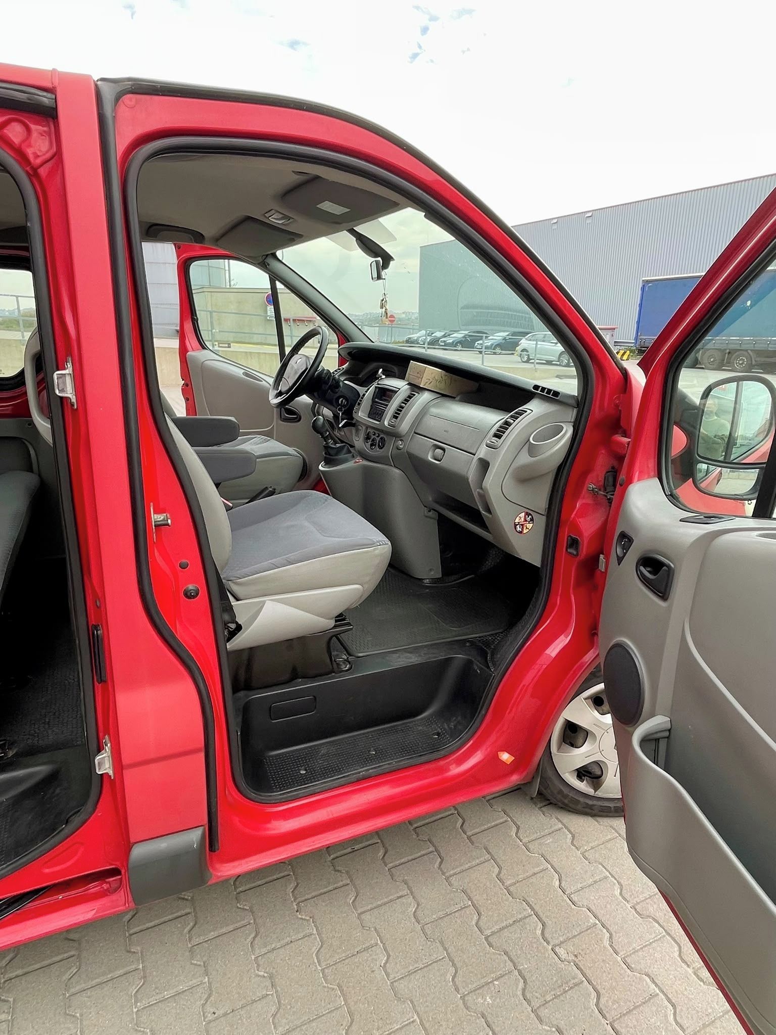 Renault Trafic, Renault Trafic Passenger 2.0 d - fotka 6