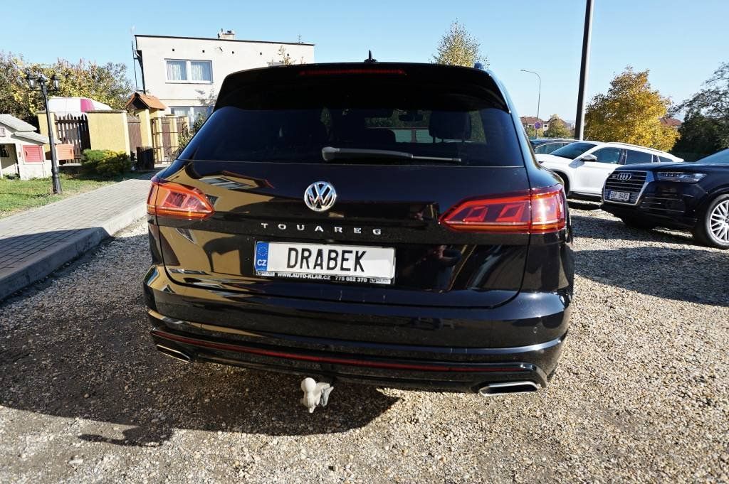 Volkswagen Touareg, R-LINE 3,0 TDI V6 210 kW - fotka 6