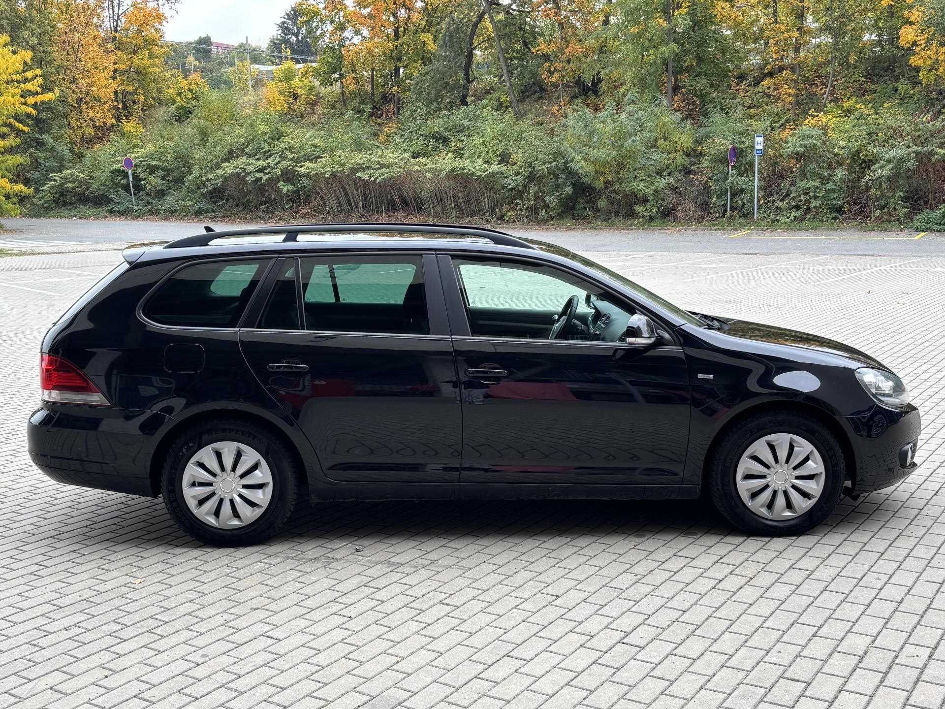 Volkswagen Golf, 1.6 TDI 77kw Manuál - fotka 6