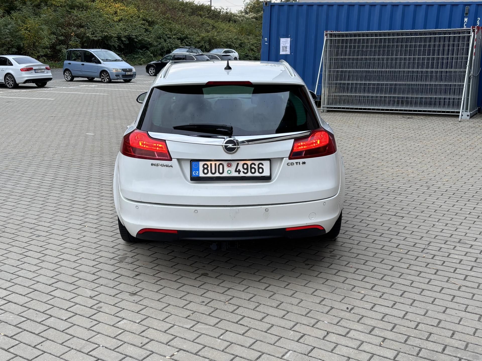 Opel Insignia, 2.0 D tažné - fotka 4