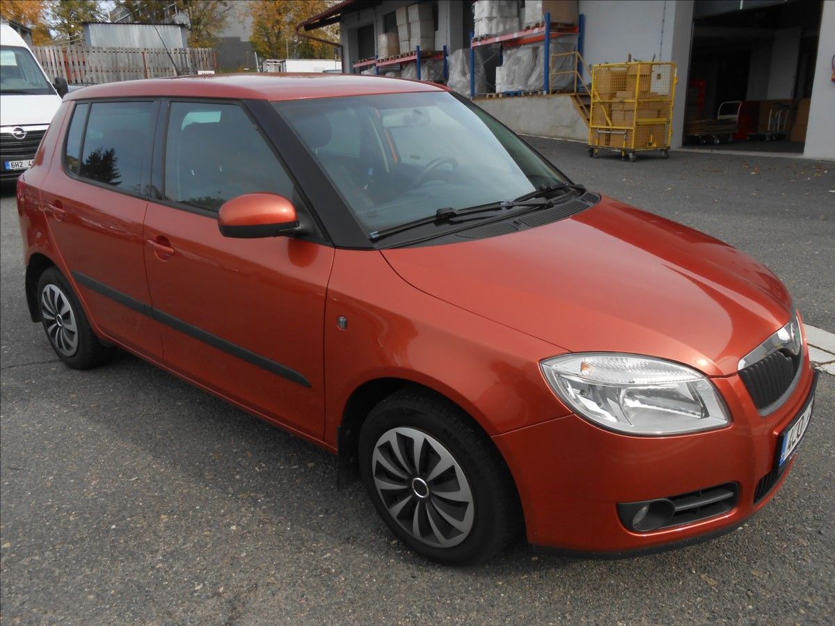 Škoda Fabia, 1,2 HTP 51Kw - fotka 3