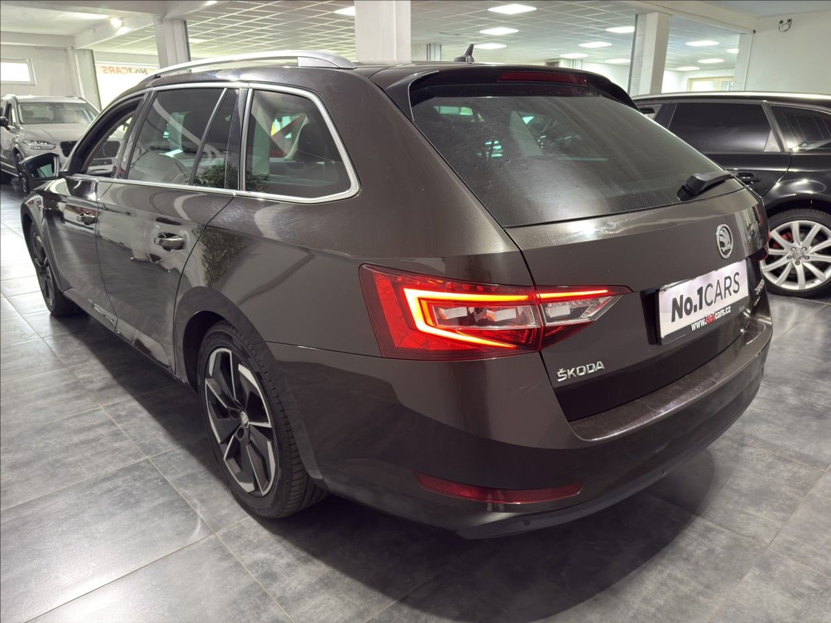 Škoda Superb, 2,0   TDI DSG 4X4 140KW L&K - fotka 4