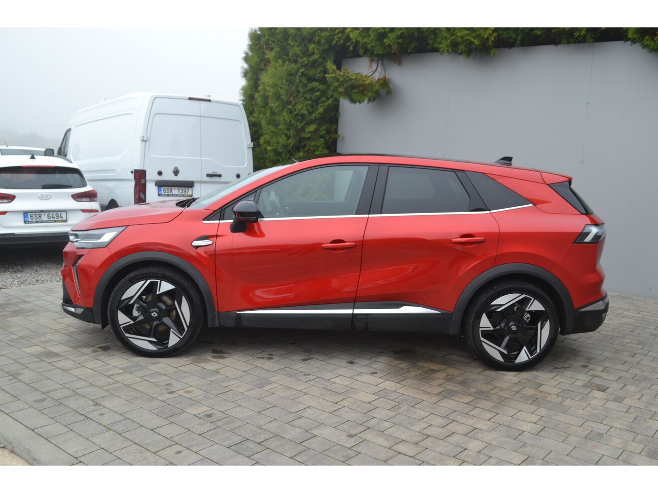 Renault Symbioz, ICONIC 1.8 E-Tech FULL HYBRID - fotka 2