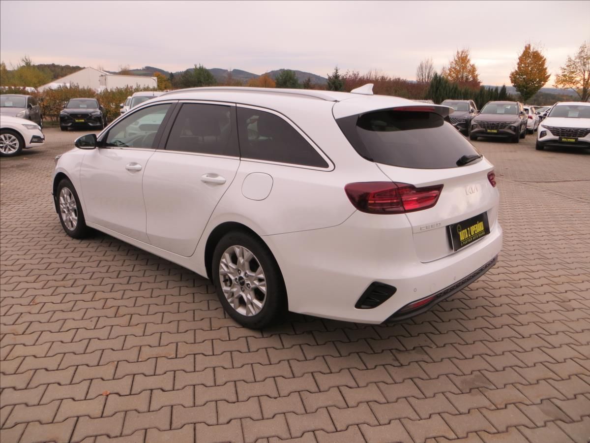 Kia Cee´d, 1,5 T-GDI 118kW SW Top AUT ČR - fotka 5