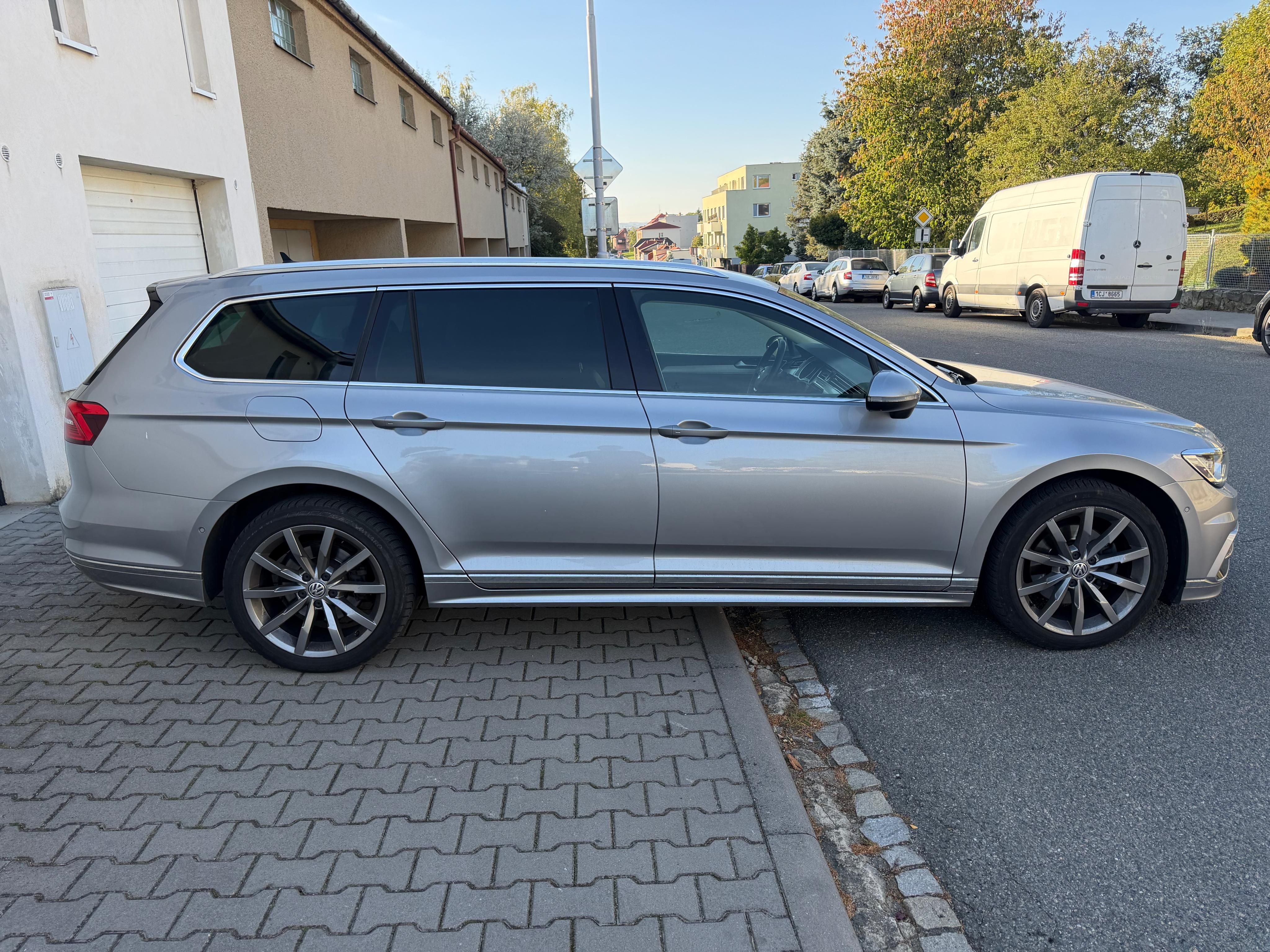Volkswagen Passat, 2.0tdi,dsg,R-line,alcantara - fotka 5