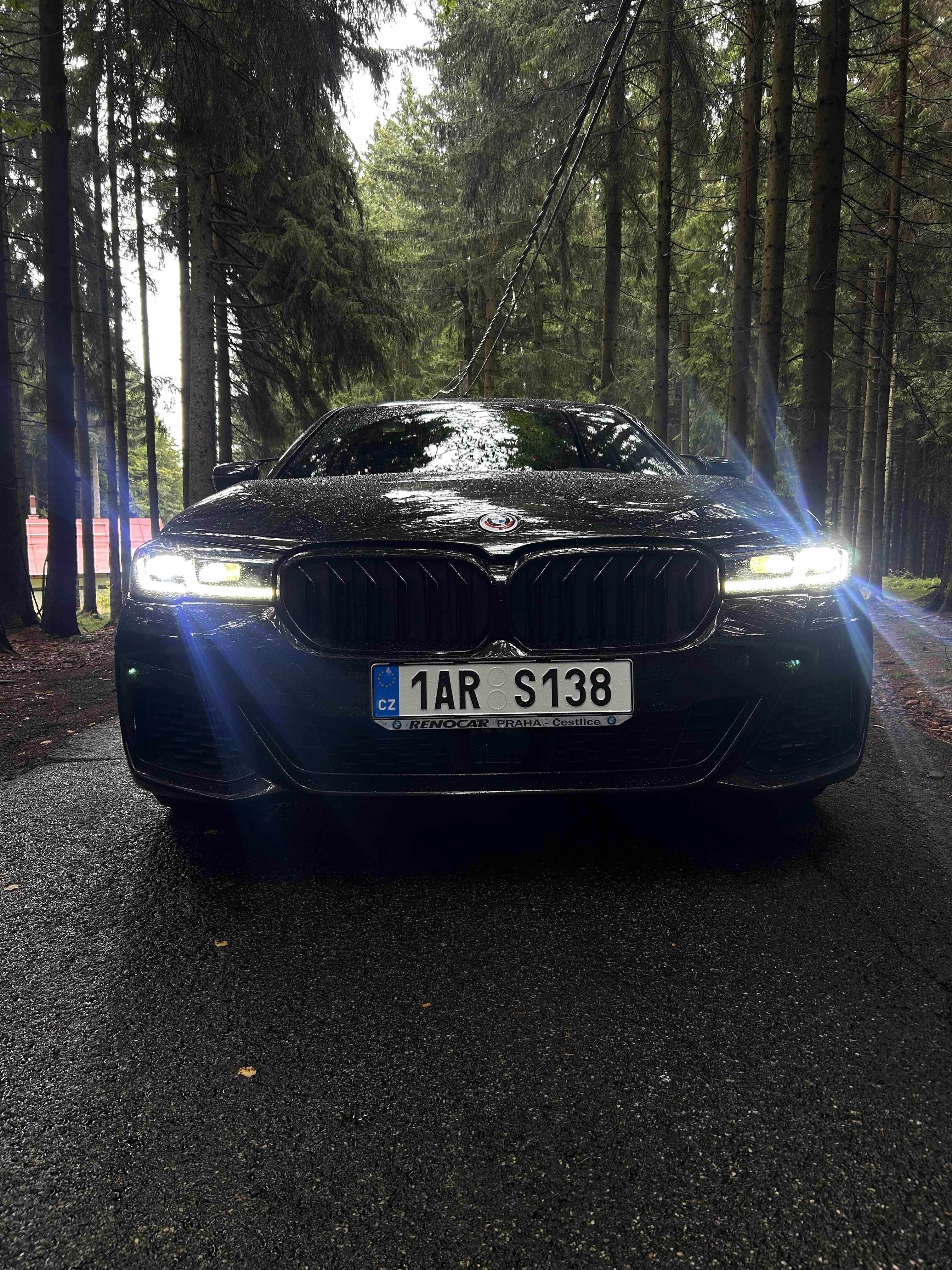 BMW Řada 5, BMW Řada 5 G30 LCI 2021 MPaket - fotka 4