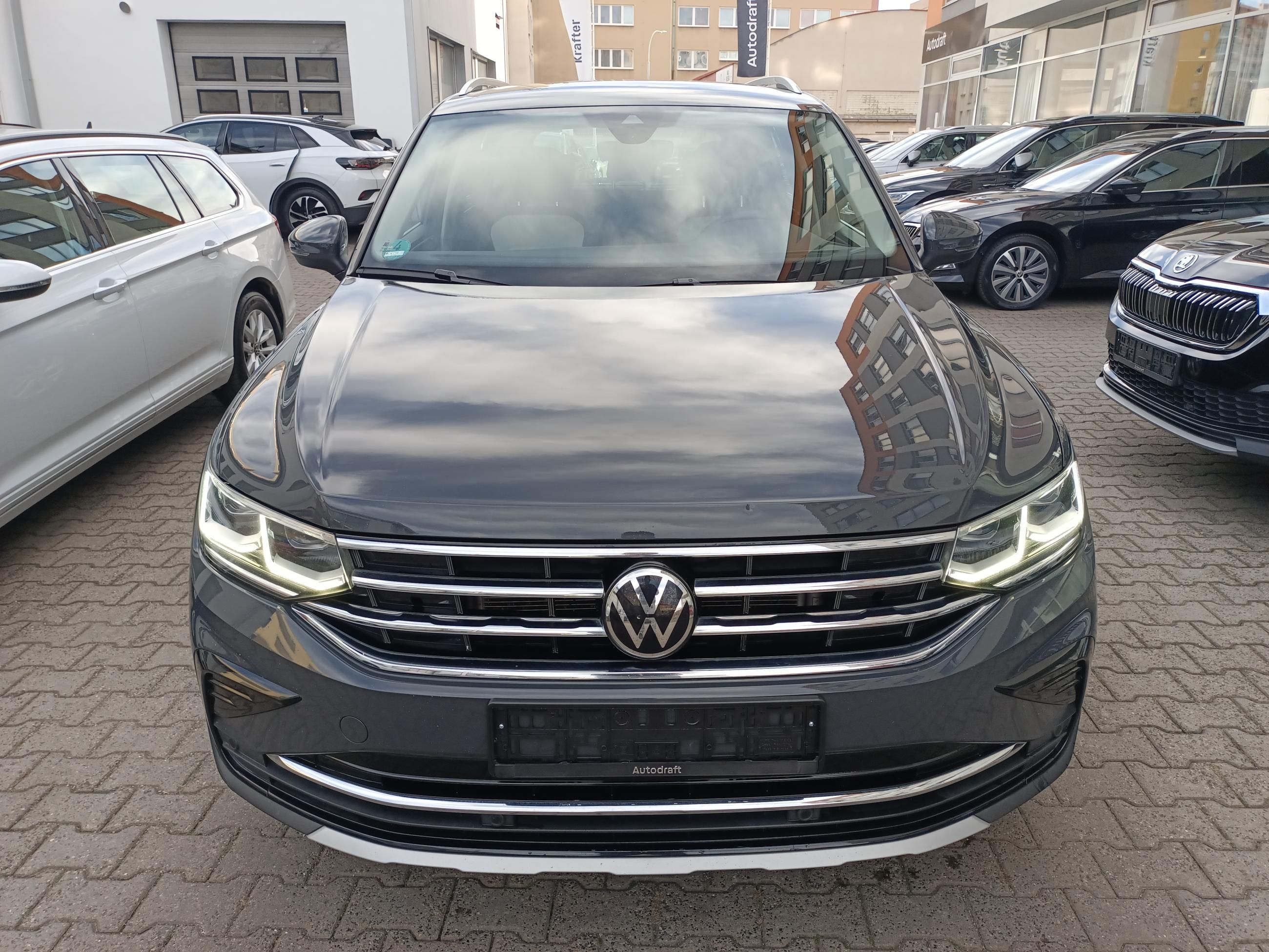 Volkswagen Tiguan, Elegance TDI 110kW DSG Tažné - fotka 2