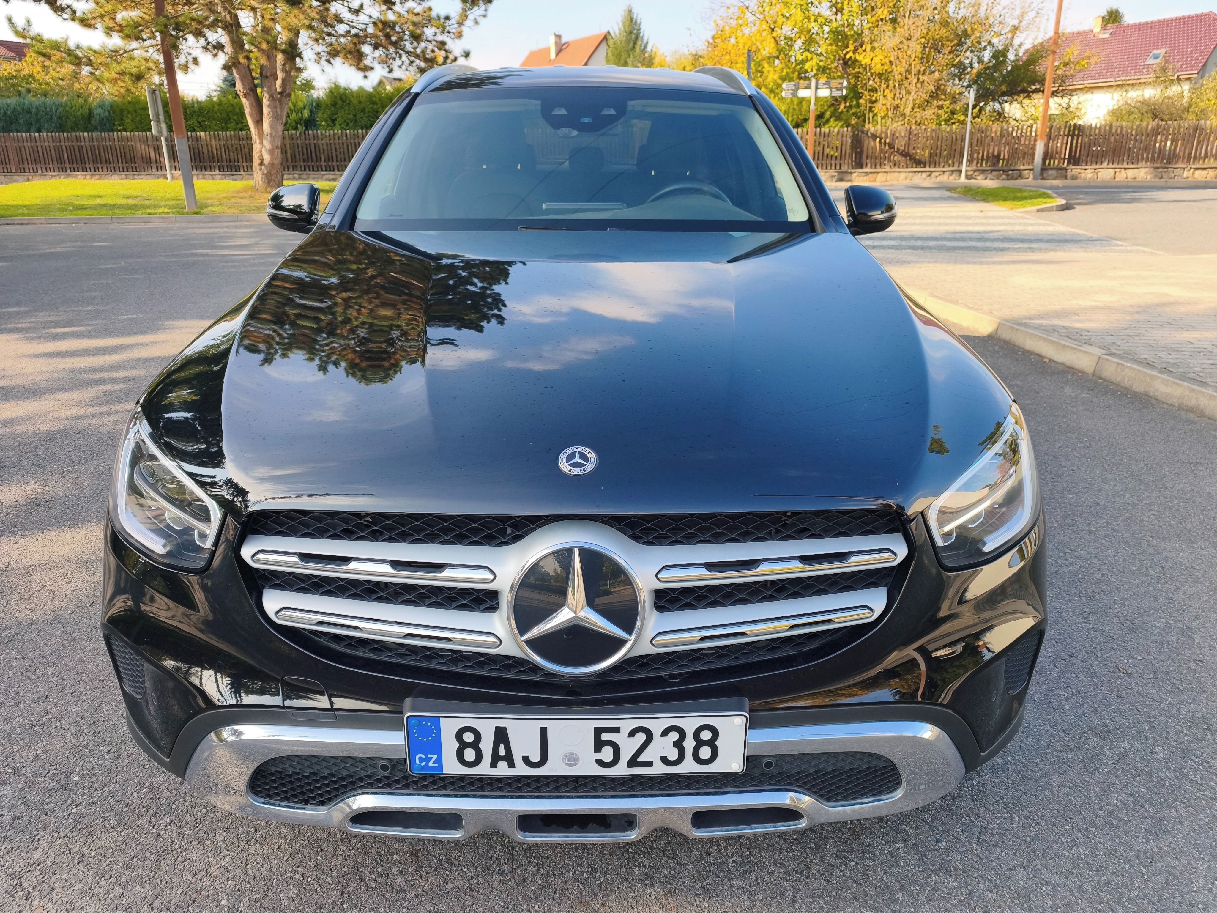 Mercedes-Benz GLC, 200d 4MATIC Č.R. 35000km !!! - fotka 2