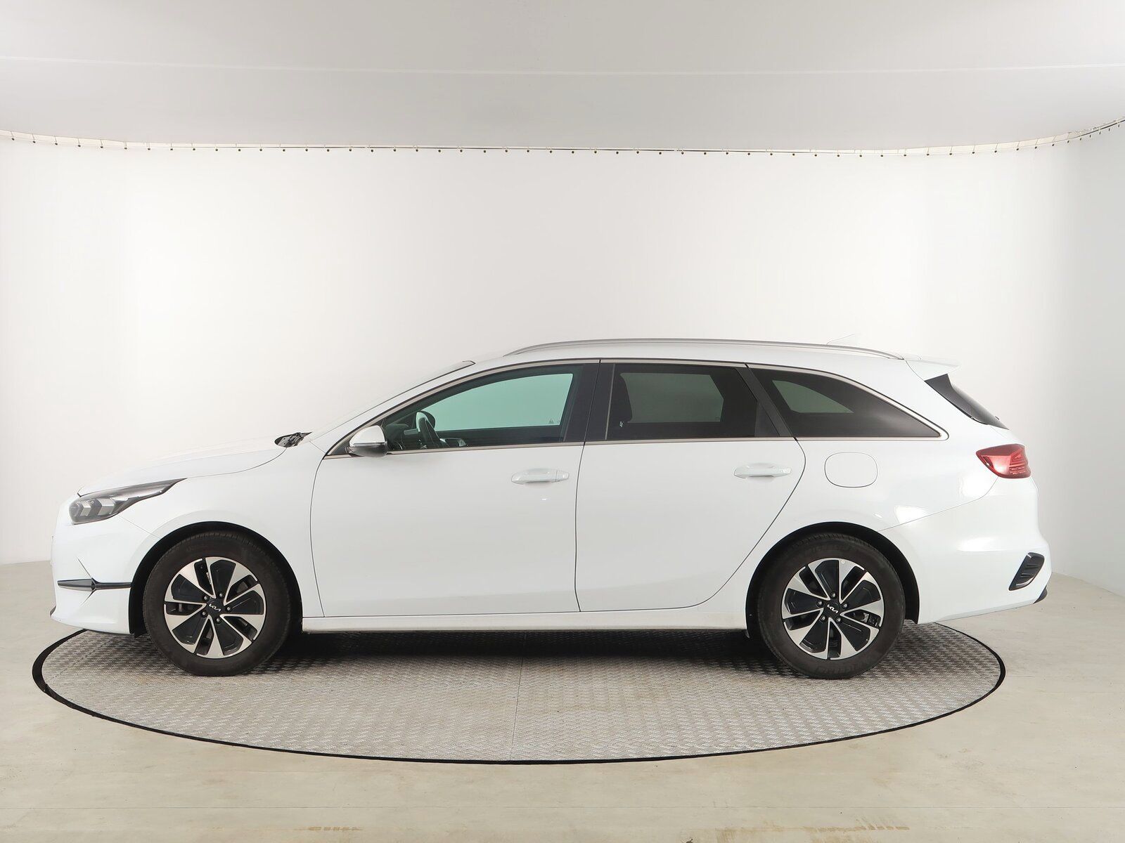 Kia Cee´d, 1.5 T-GDI, Gold, Automat - fotka 3
