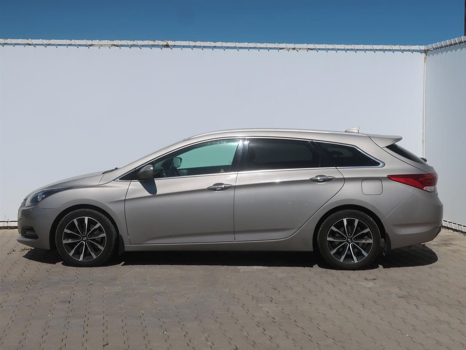 Hyundai i40, 1.7 CRDi, Automat, Serv.kniha - fotka 3