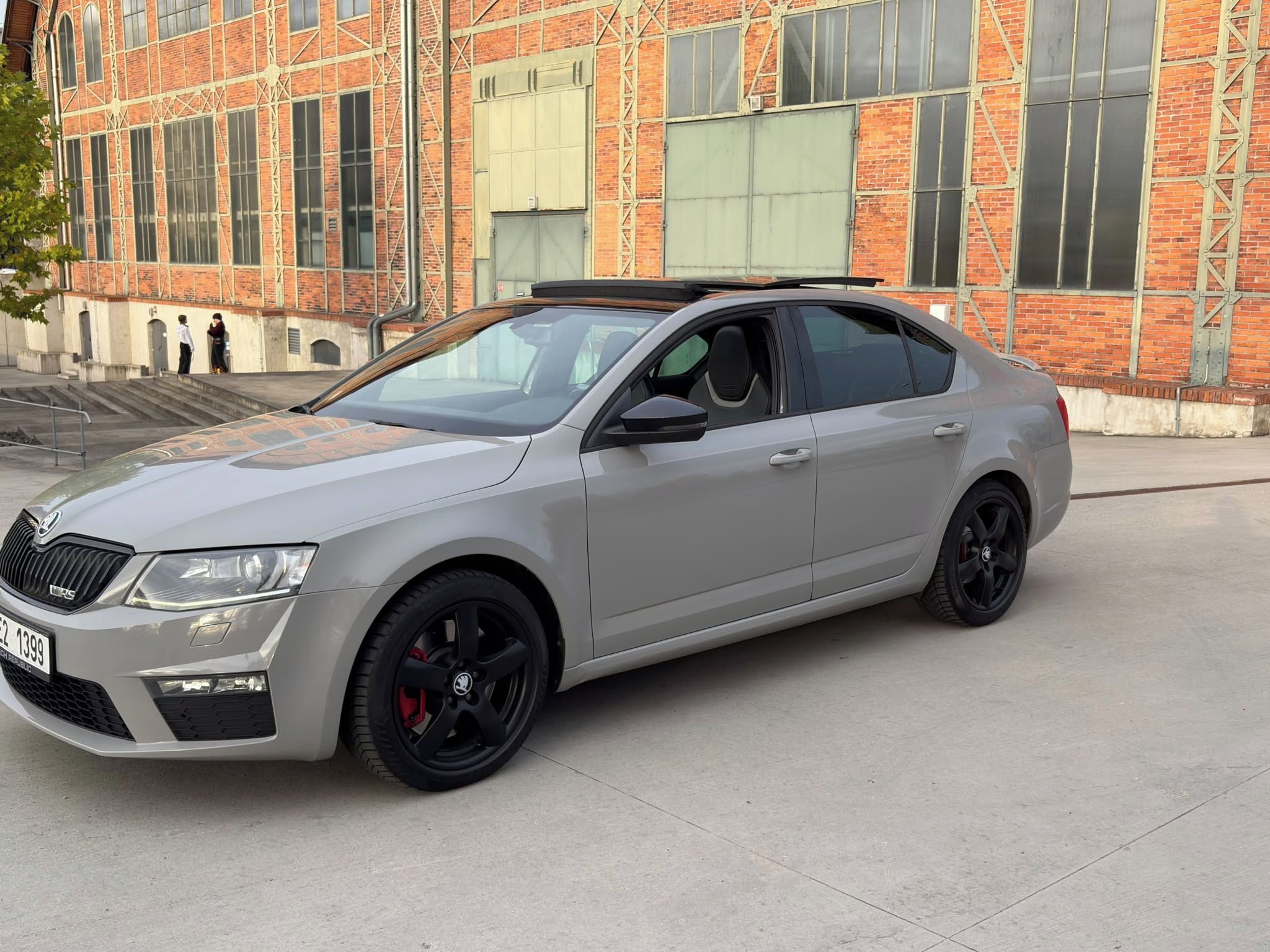 Škoda Octavia, Škoda Octavia III RS 2.0 TSI - fotka 2