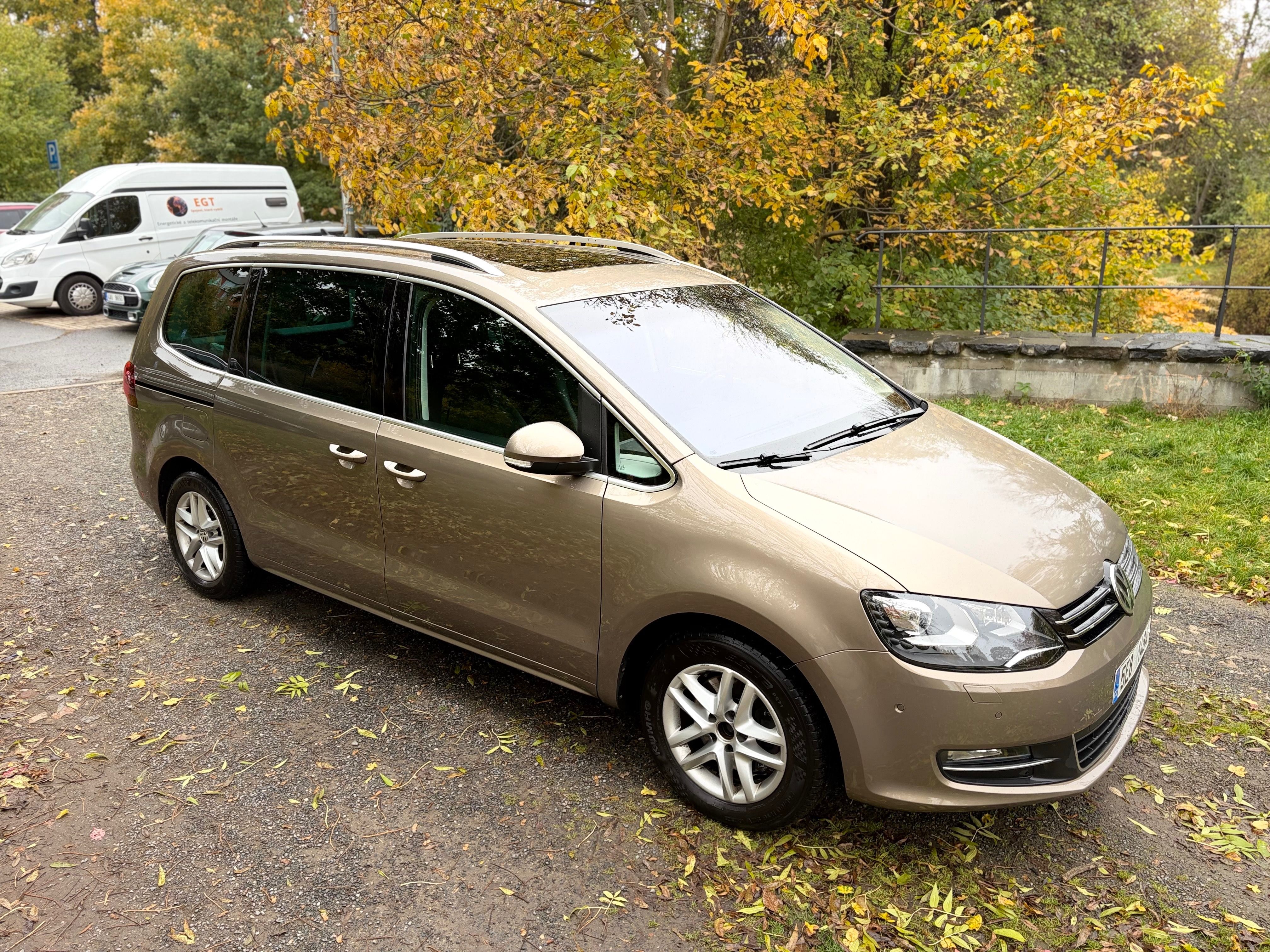 Volkswagen Sharan, 2.0TDI, DSG, 7míst, max výbava - fotka 2