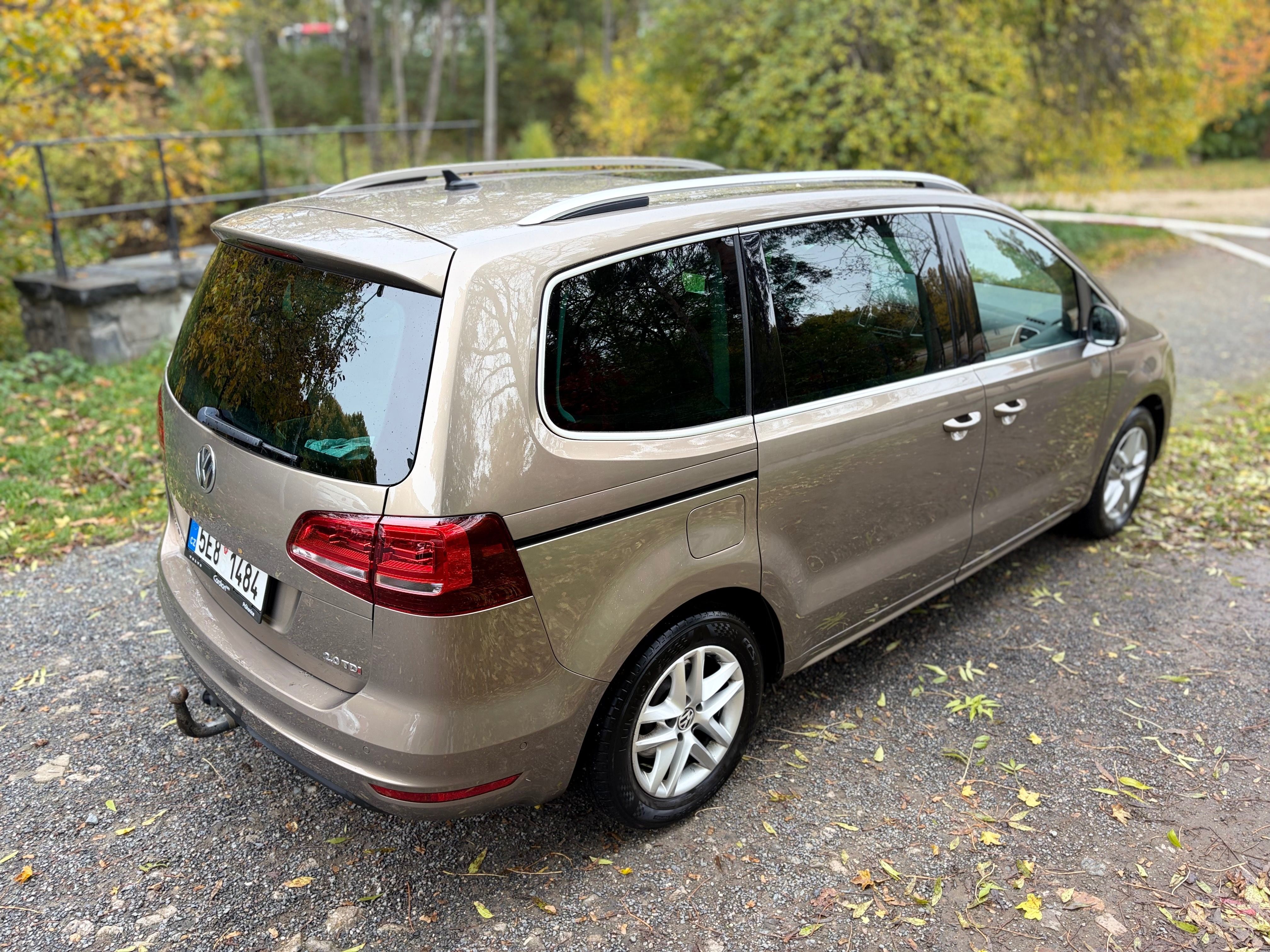 Volkswagen Sharan, 2.0TDI, DSG, 7míst, max výbava - fotka 3