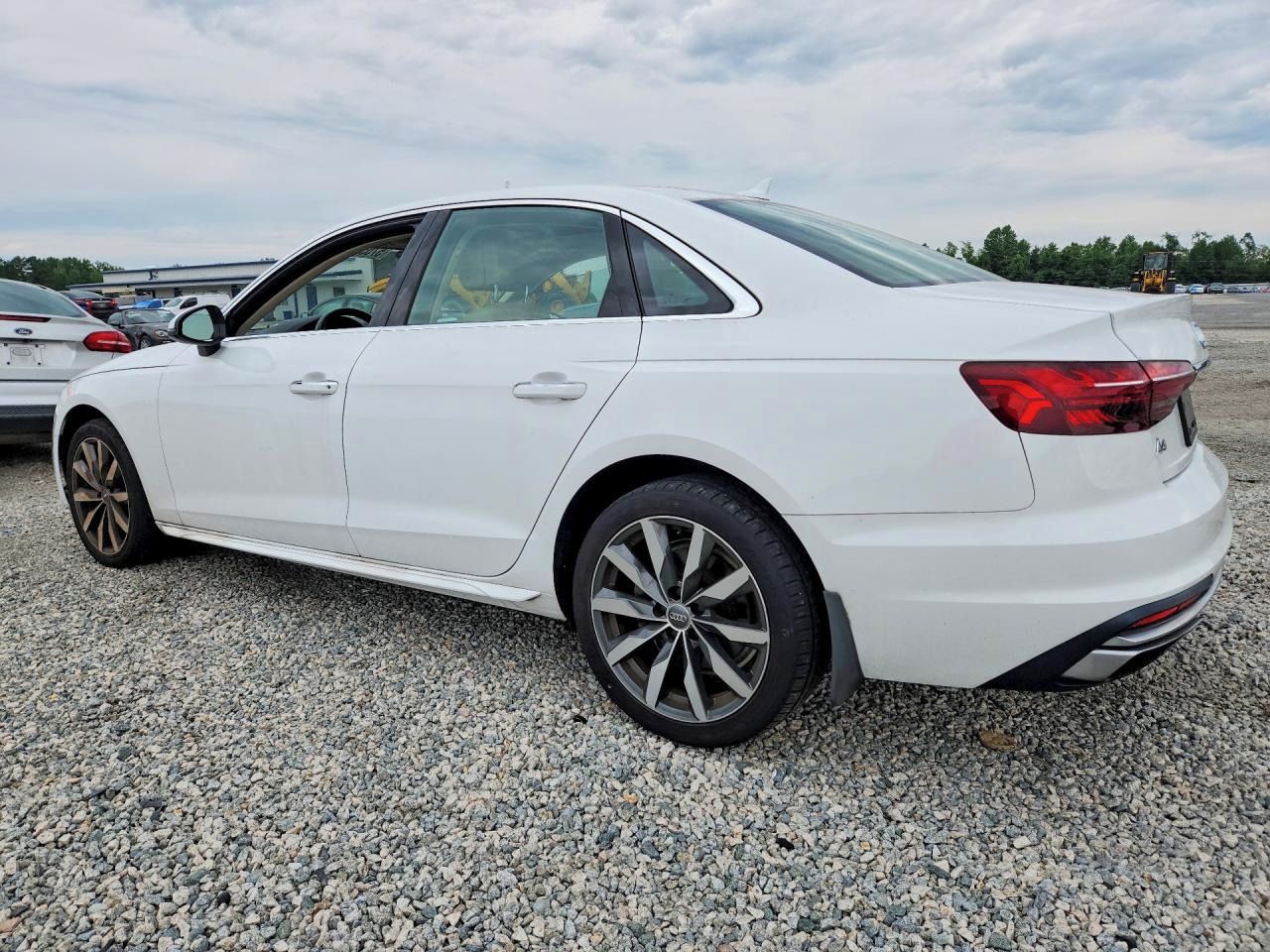 Audi A4, Auto na cestě - fotka 2