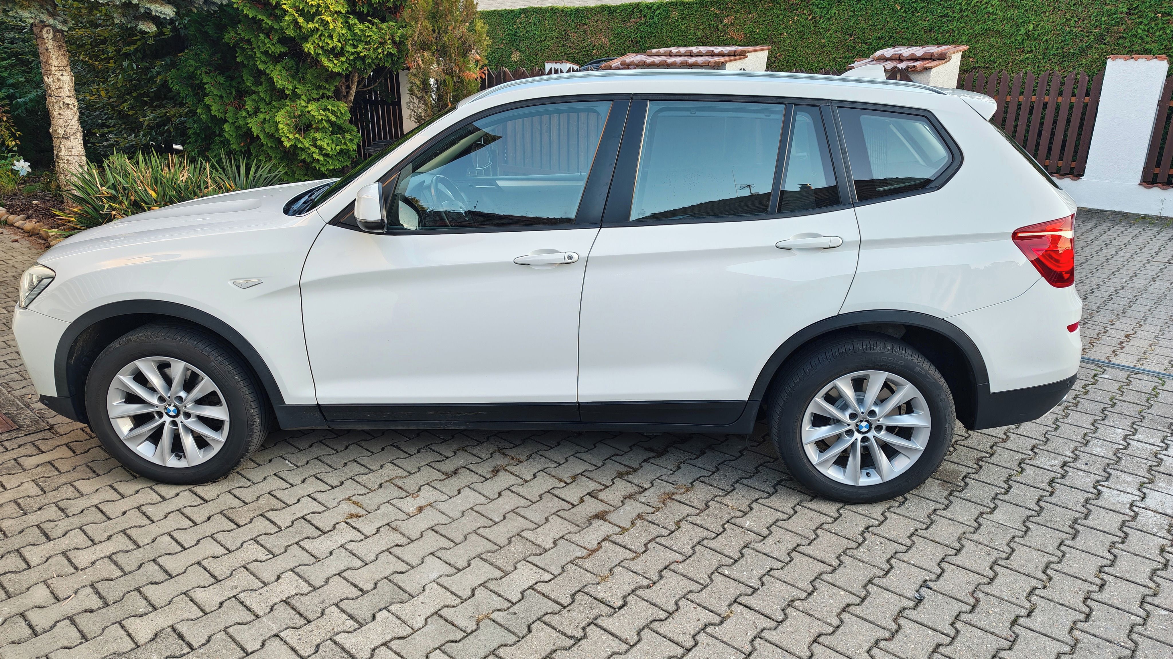 BMW X3, F25 sDrive - top stav - fotka 2