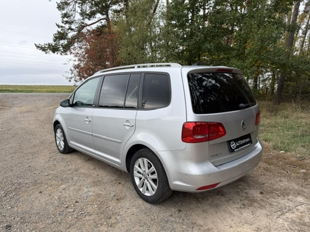 Volkswagen Touran, 1,6 TDi BLUEMOTION STYLE - fotka 4