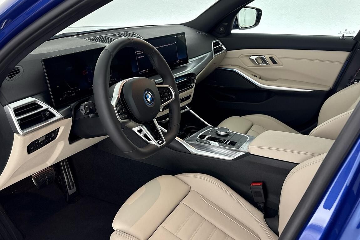 BMW Řada 3, 330e xDrive - fotka 6