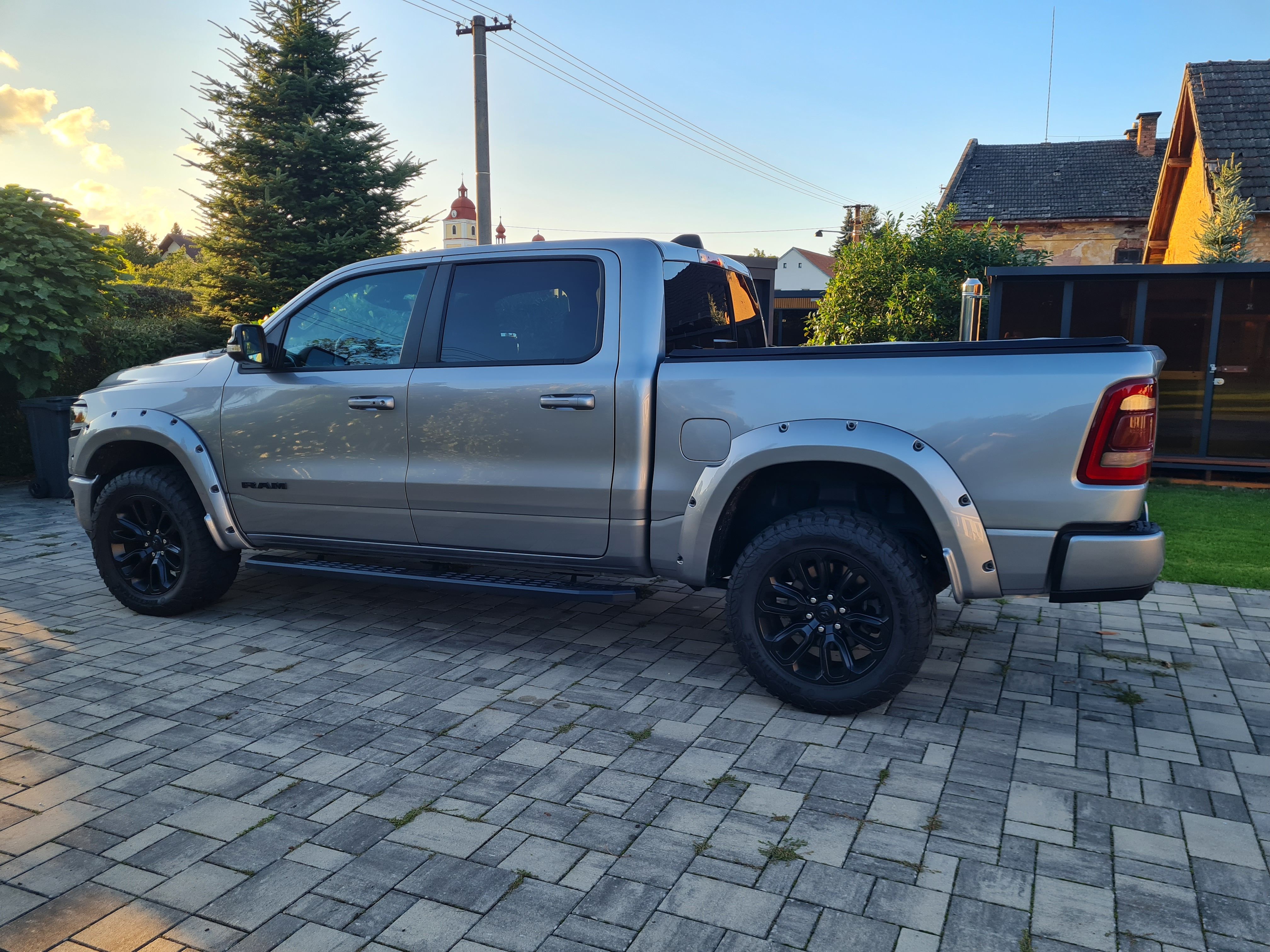 Dodge Ram 1500, 5,7 Hemi,Laramie,Crew Cab,LPG - fotka 4