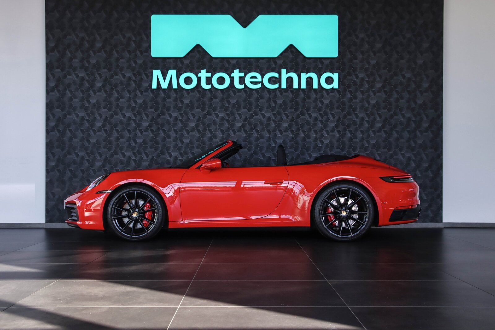 Porsche 911, Carrera S, Sport Chrono Paket - fotka 2