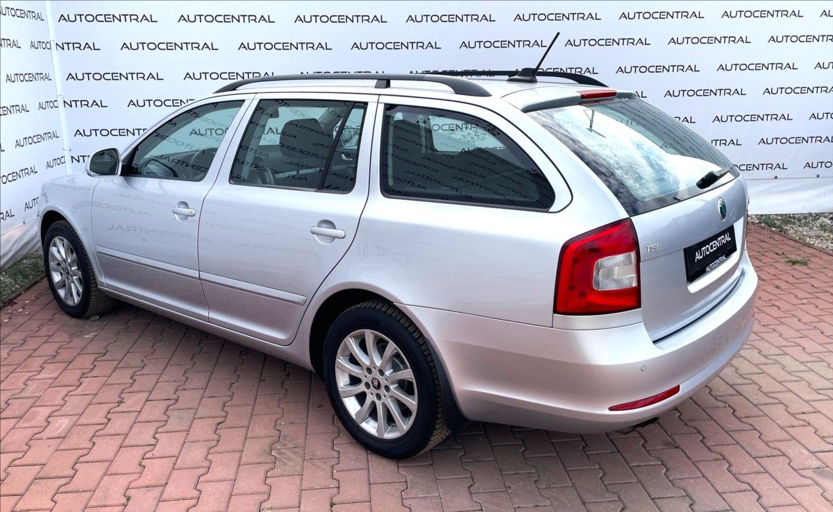 Škoda Octavia, 1,4 Tsi Family 90kw , Navi , s - fotka 6
