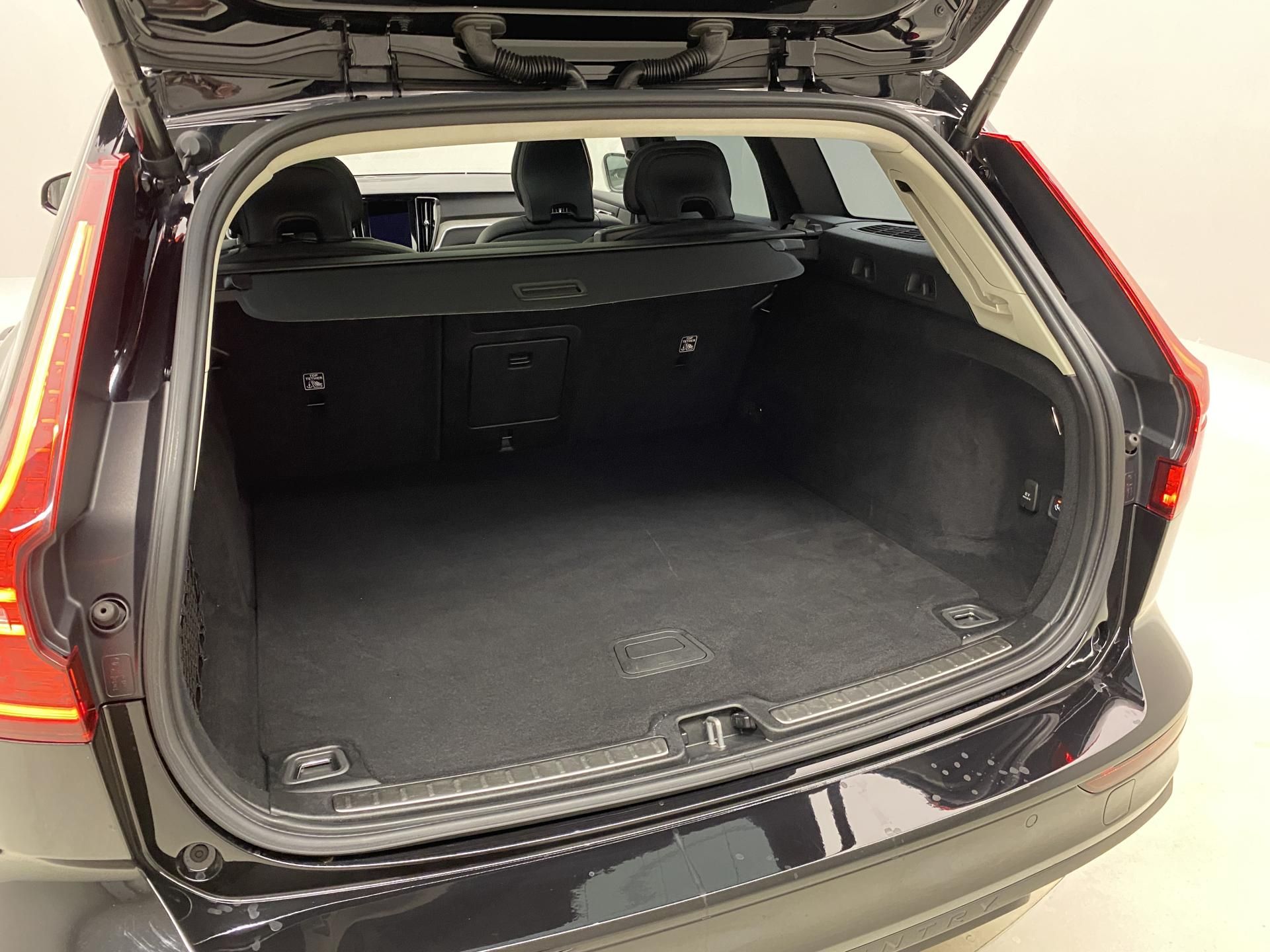 Volvo V60, CC B5 AWD MOMENTUM AUT - fotka 6