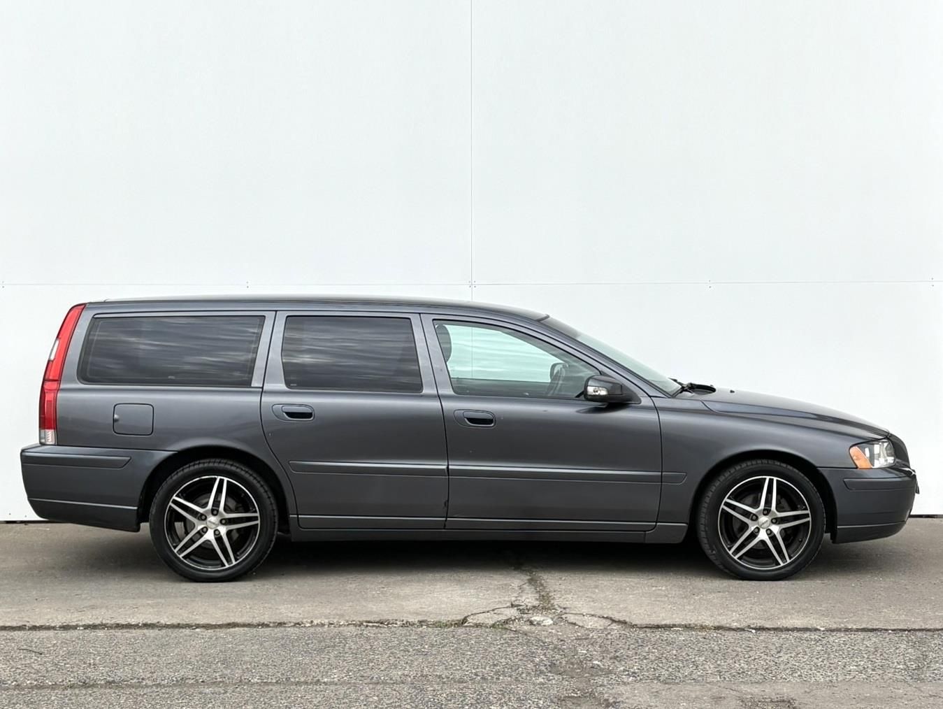 Volvo V70, 2.4 D5 136kW AT - fotka 3