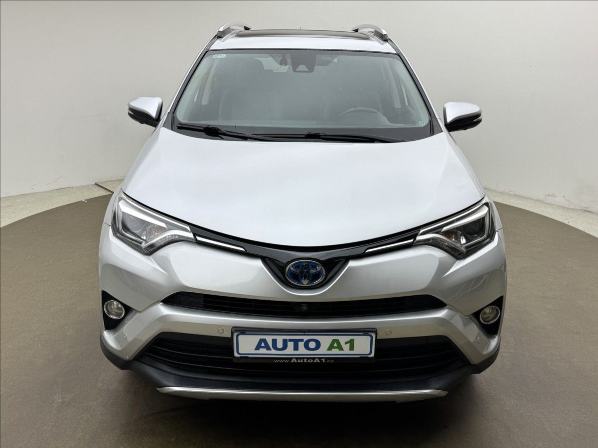 Toyota Rav4, 2,5 114kW HYBRID LED KŮŽE 360° - fotka 2