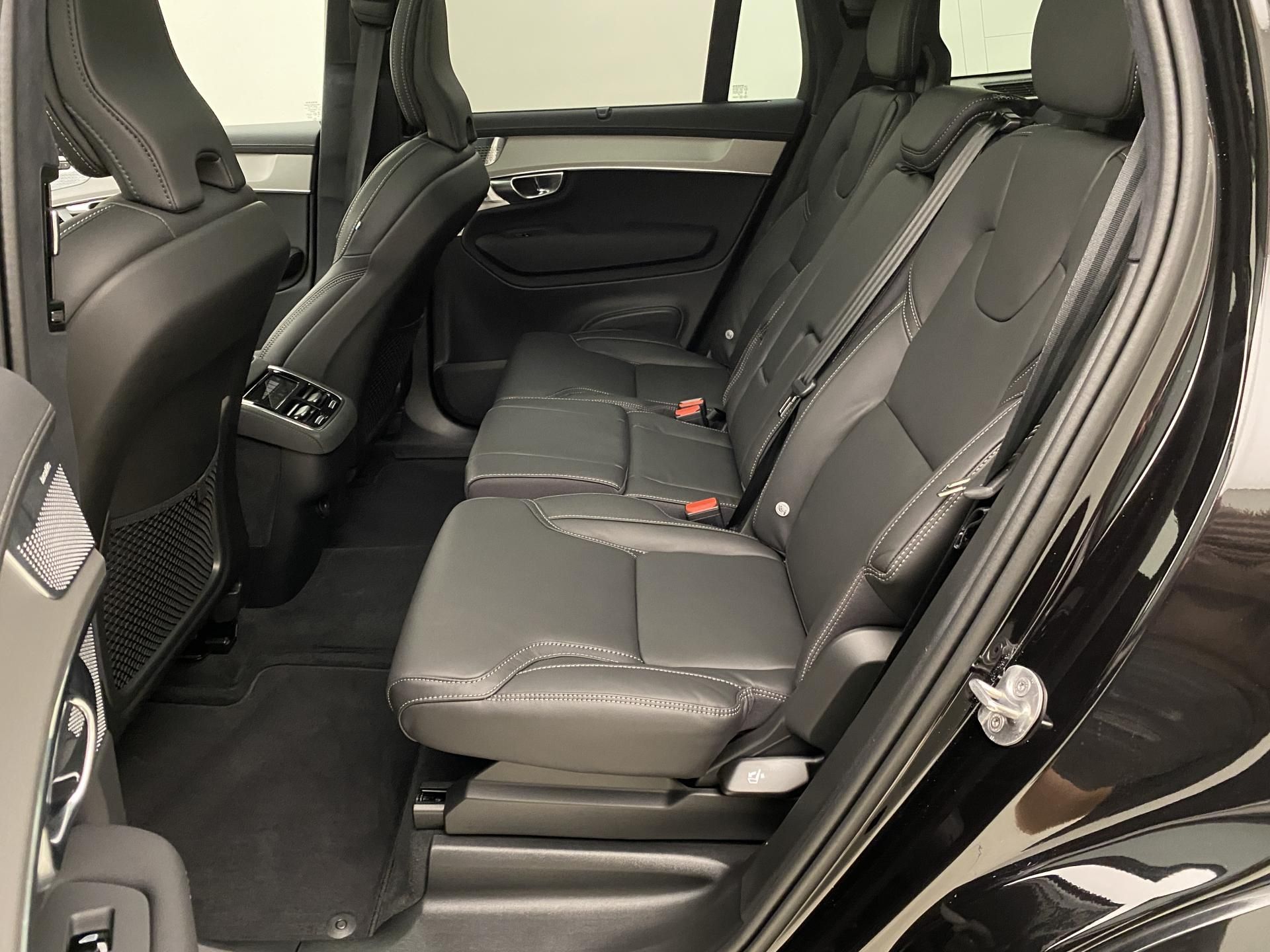 Volvo XC90, B5 AWD BLACK EDITION ULTRA 7 - fotka 6