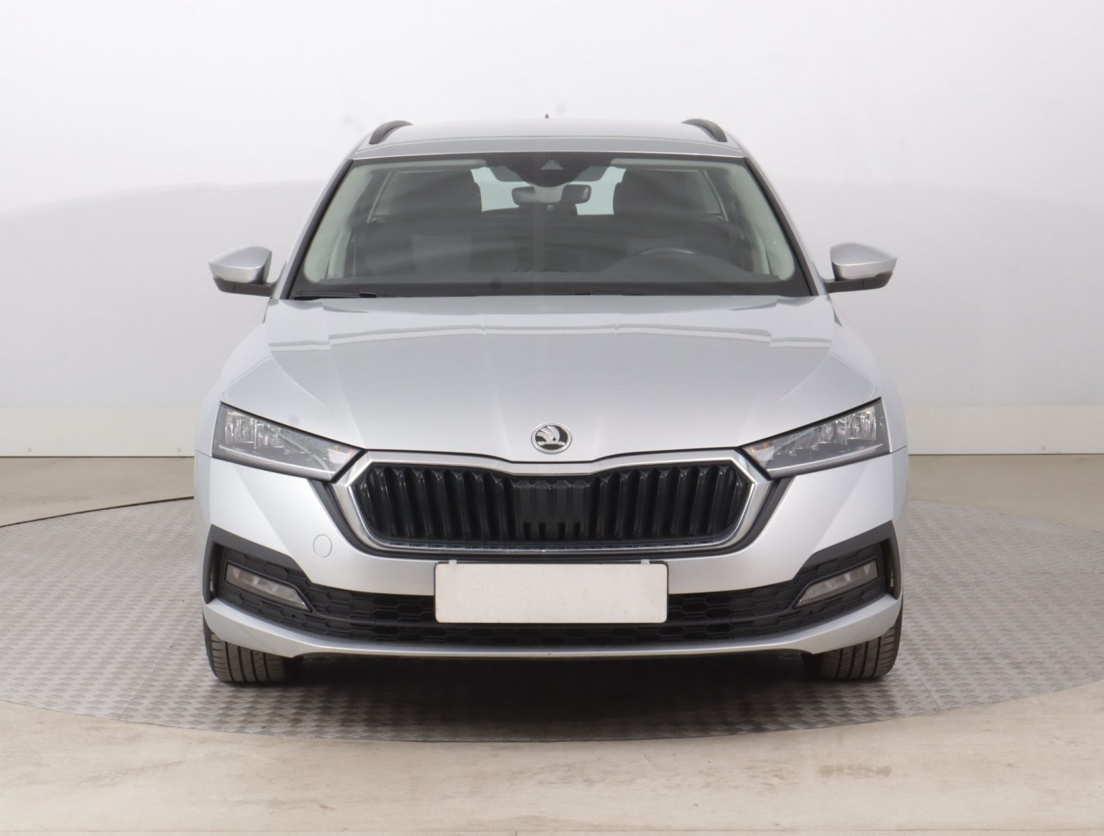 Škoda Octavia, 2.0 TDI, Ambition, ČR,1.maj - fotka 2