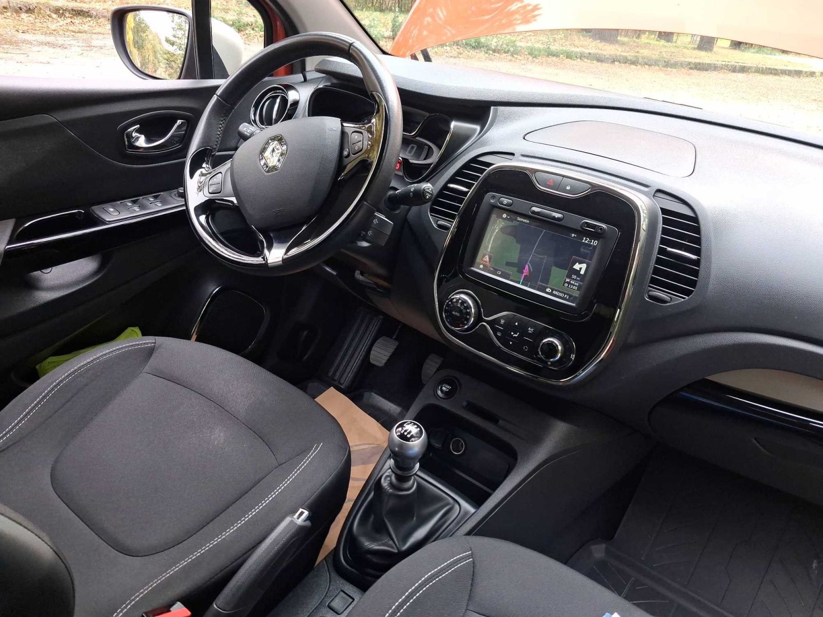 Renault Captur, 1.2 TCe, Limited, ČR,1.maj - fotka 3