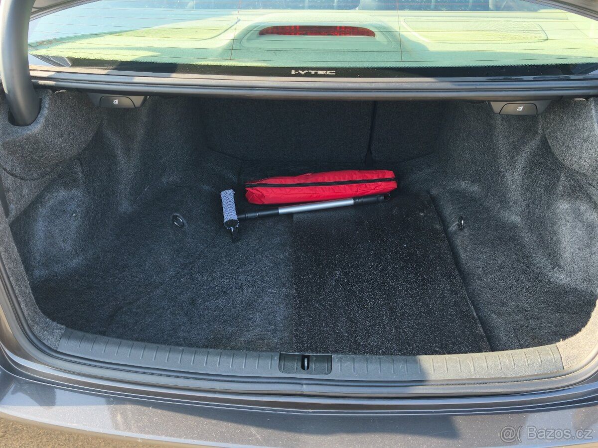 Honda Accord - fotka 6