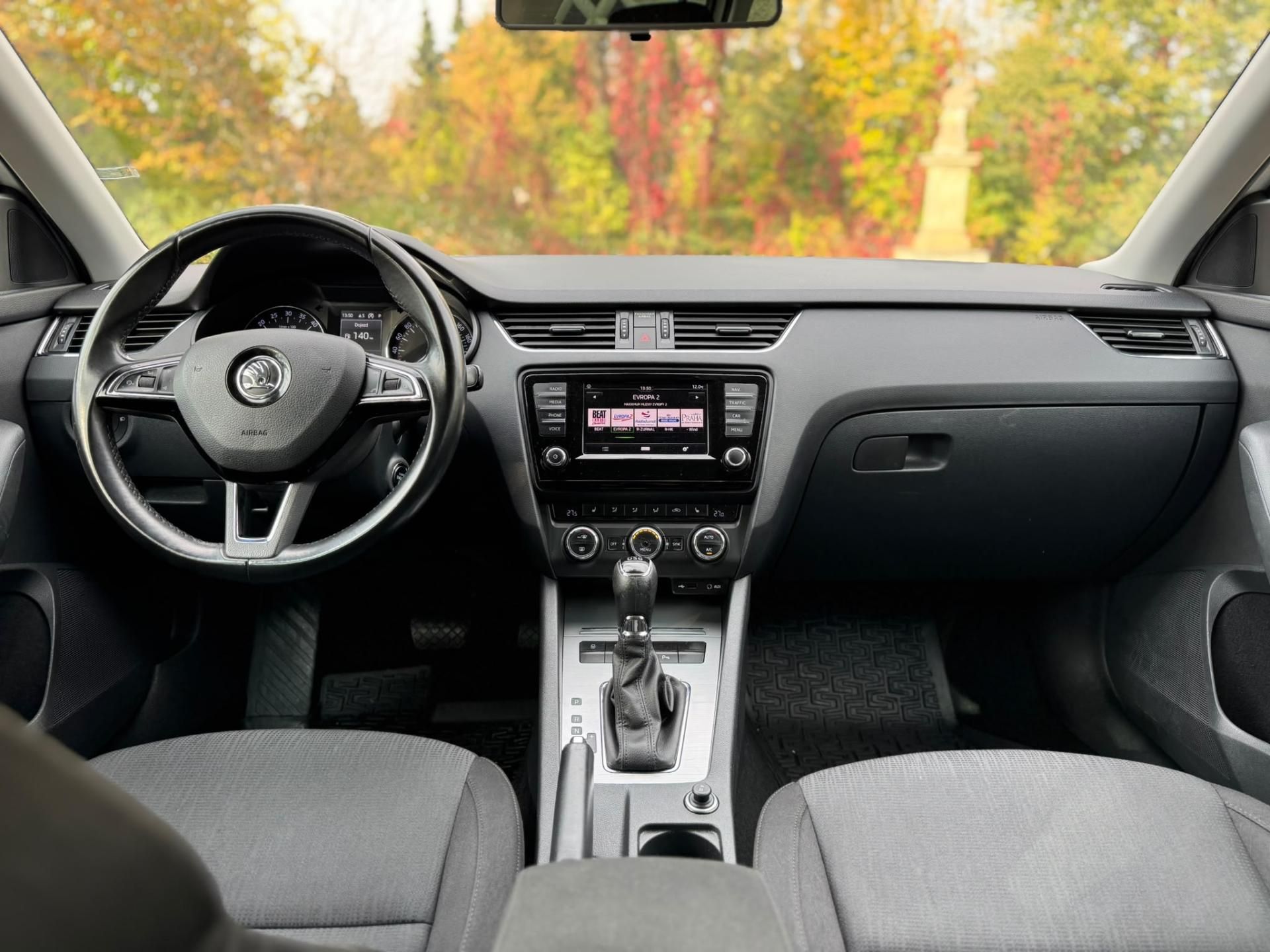 Škoda Octavia, 2.0TDi STYLE 1.MAJ DPH ROZVODY - fotka 4
