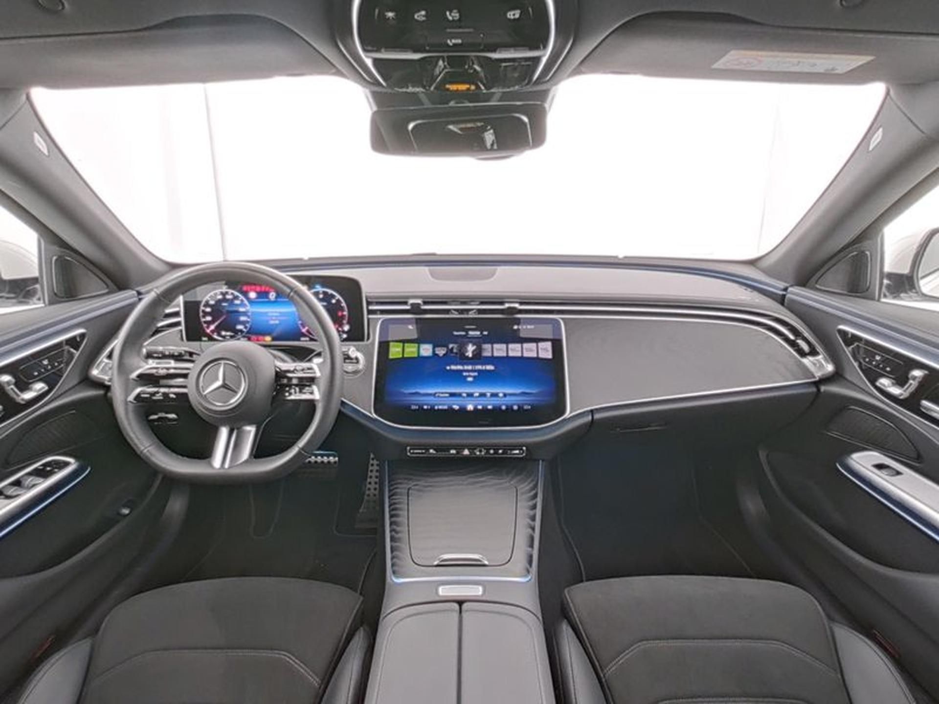 Mercedes-Benz Třídy E, E220d AMG Edition Advanced + - fotka 4