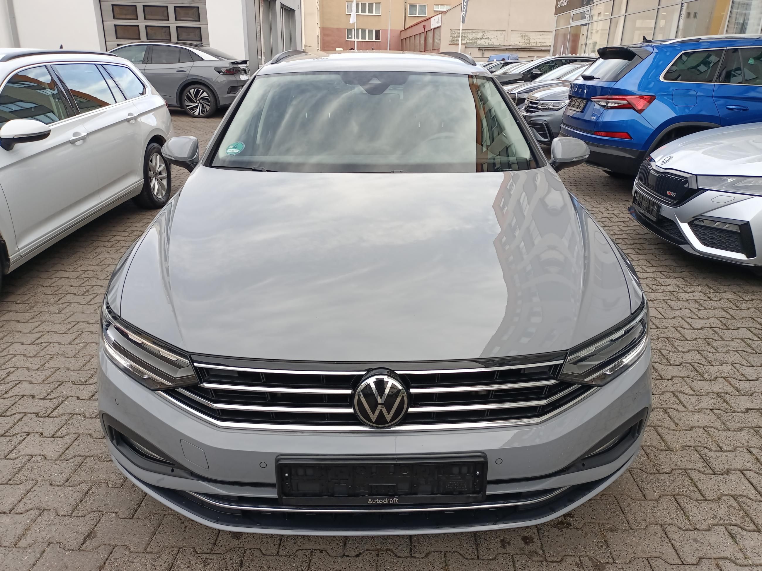 Volkswagen Passat Variant, 2.0 TDI 110kW DSG / ACC - fotka 2