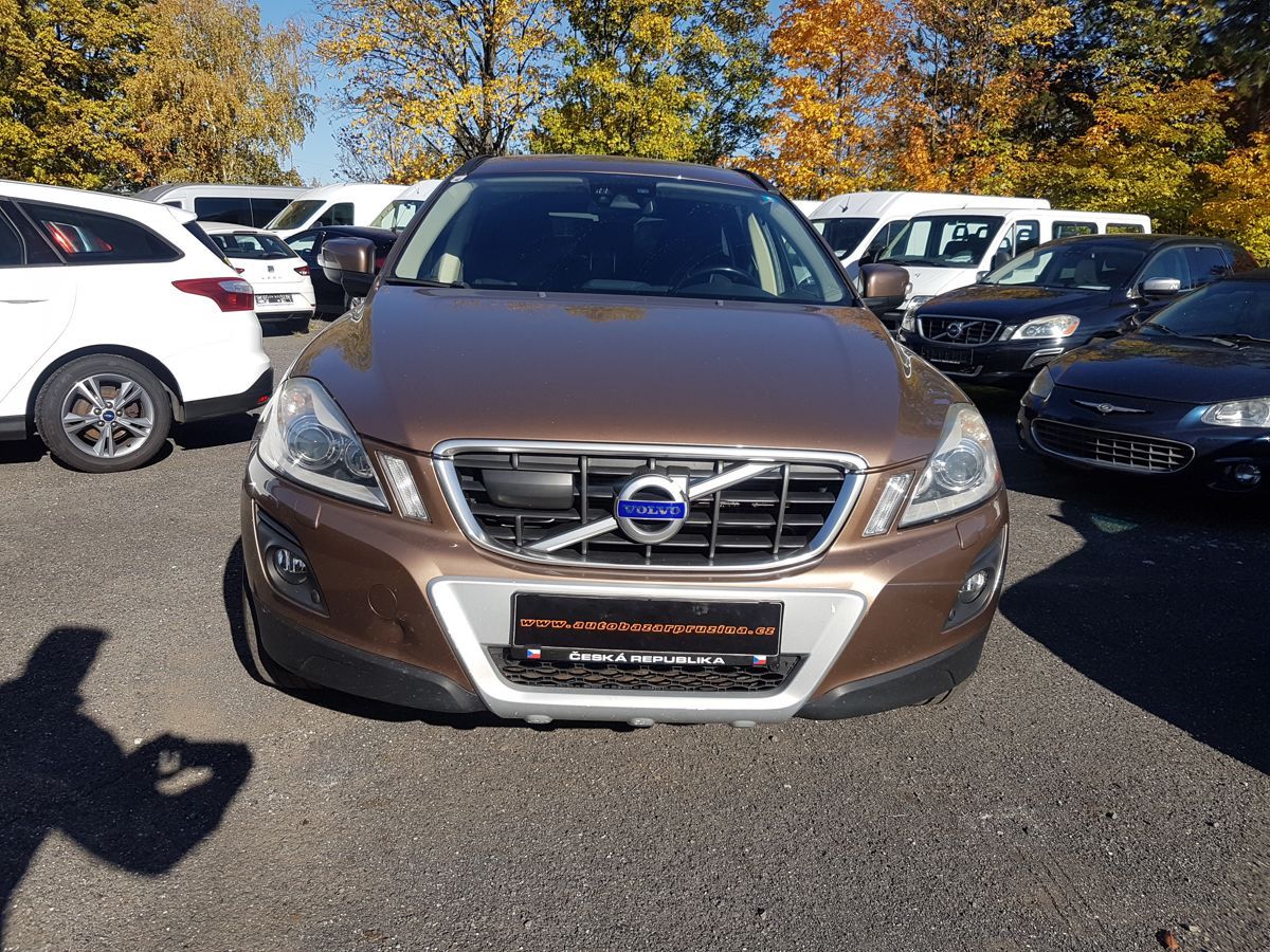 Volvo XC60, 2.4D 120KW 4X4 EL. KUFR - fotka 2