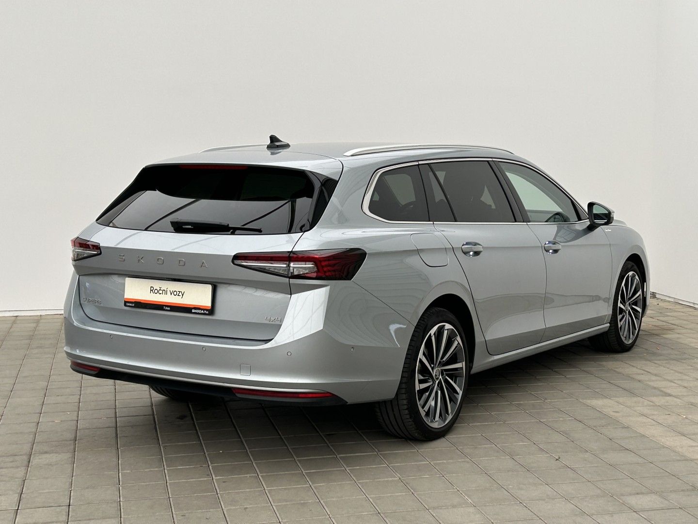 Škoda Superb, 2.0TDI 142kW 4x4  L & K - fotka 2