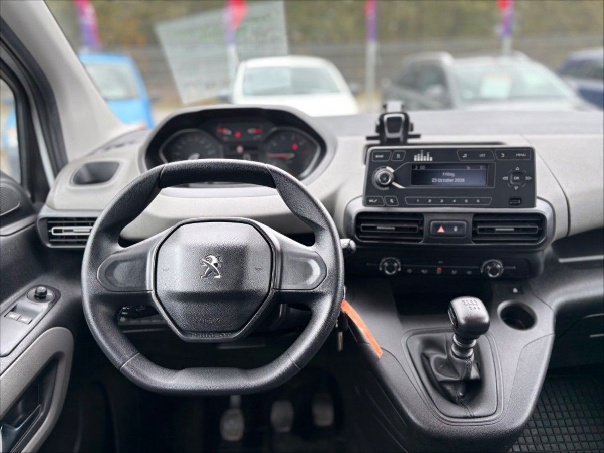 Peugeot Rifter, 1,2 PureTech 1. maj. -91576 km - fotka 6