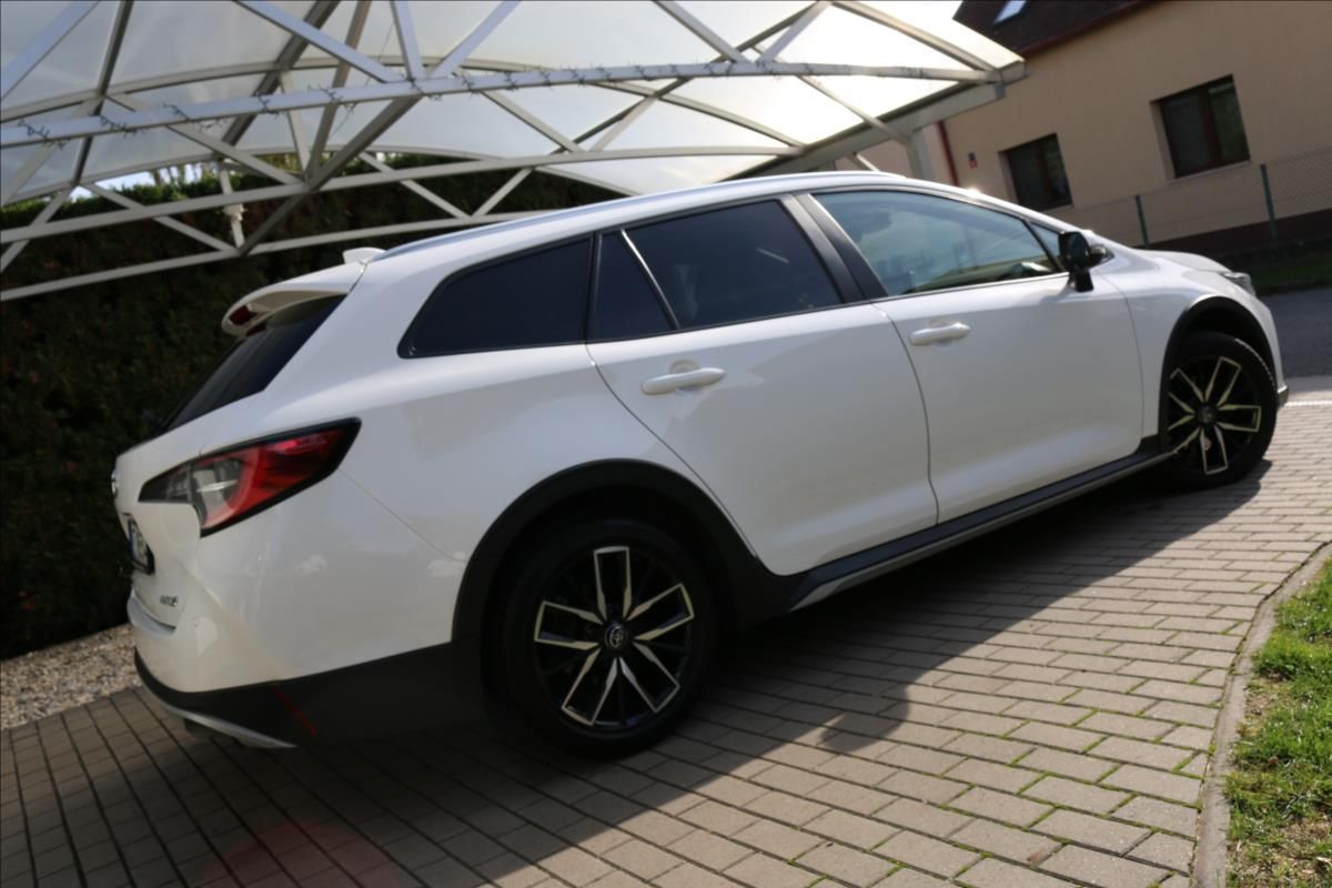 Toyota Corolla, 2,0 Hybrid,1.Maj. ČR, DPH - fotka 4