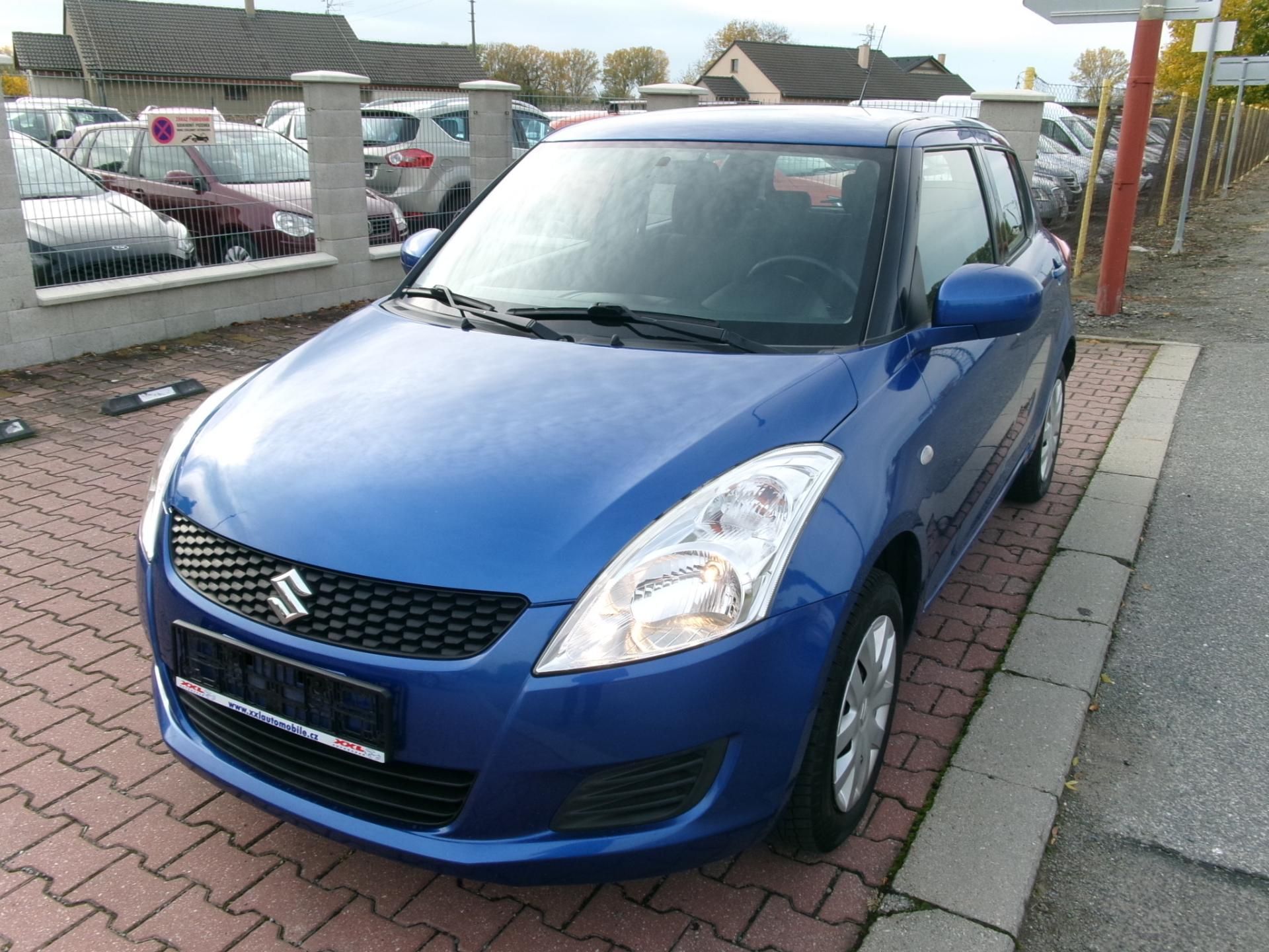 Suzuki Swift, 1,3i KLIMA 4x4 VÝHŘEV USB