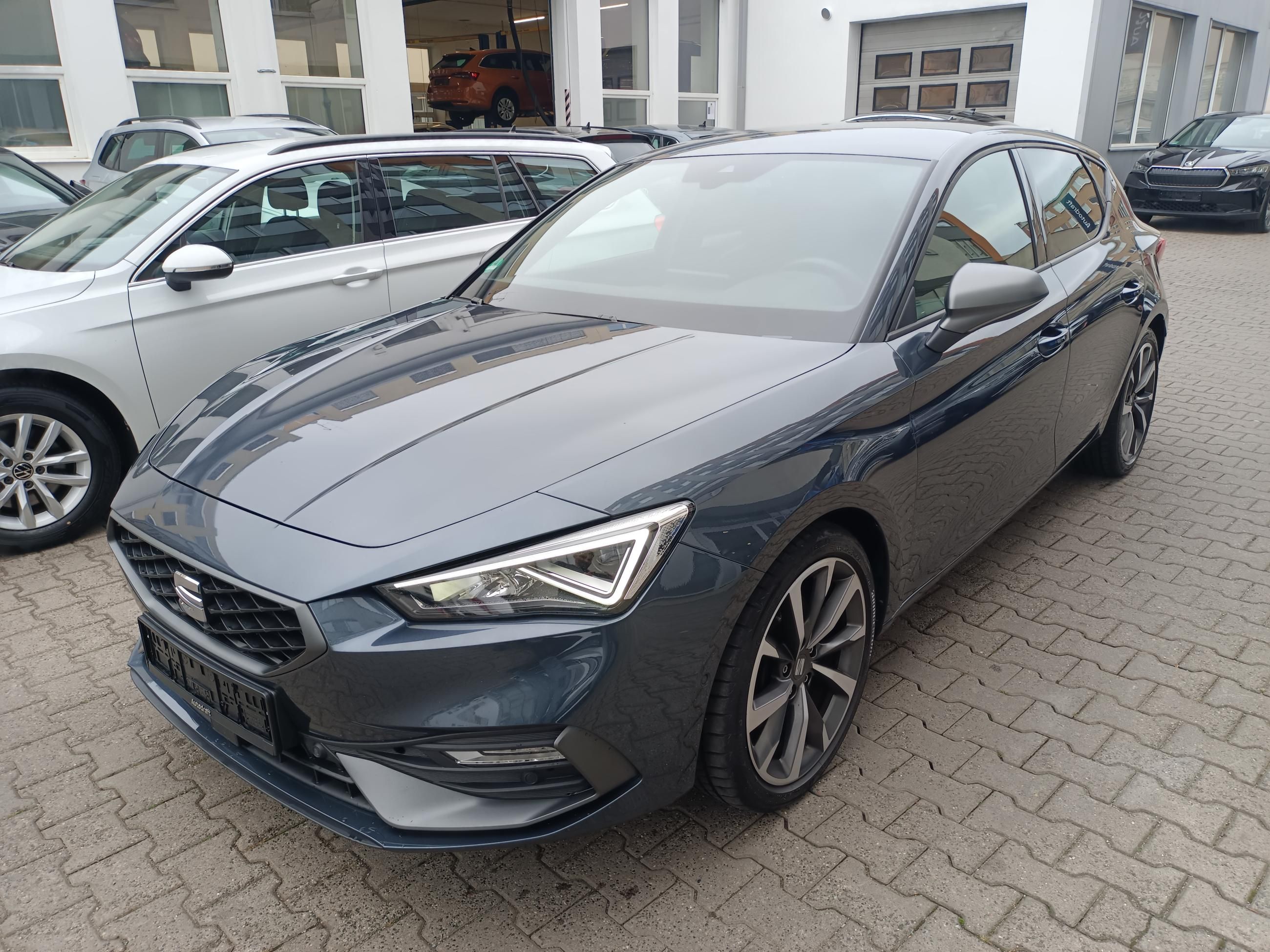 Seat Leon, FR 2.0 TSI 140kW DSG - fotka 3