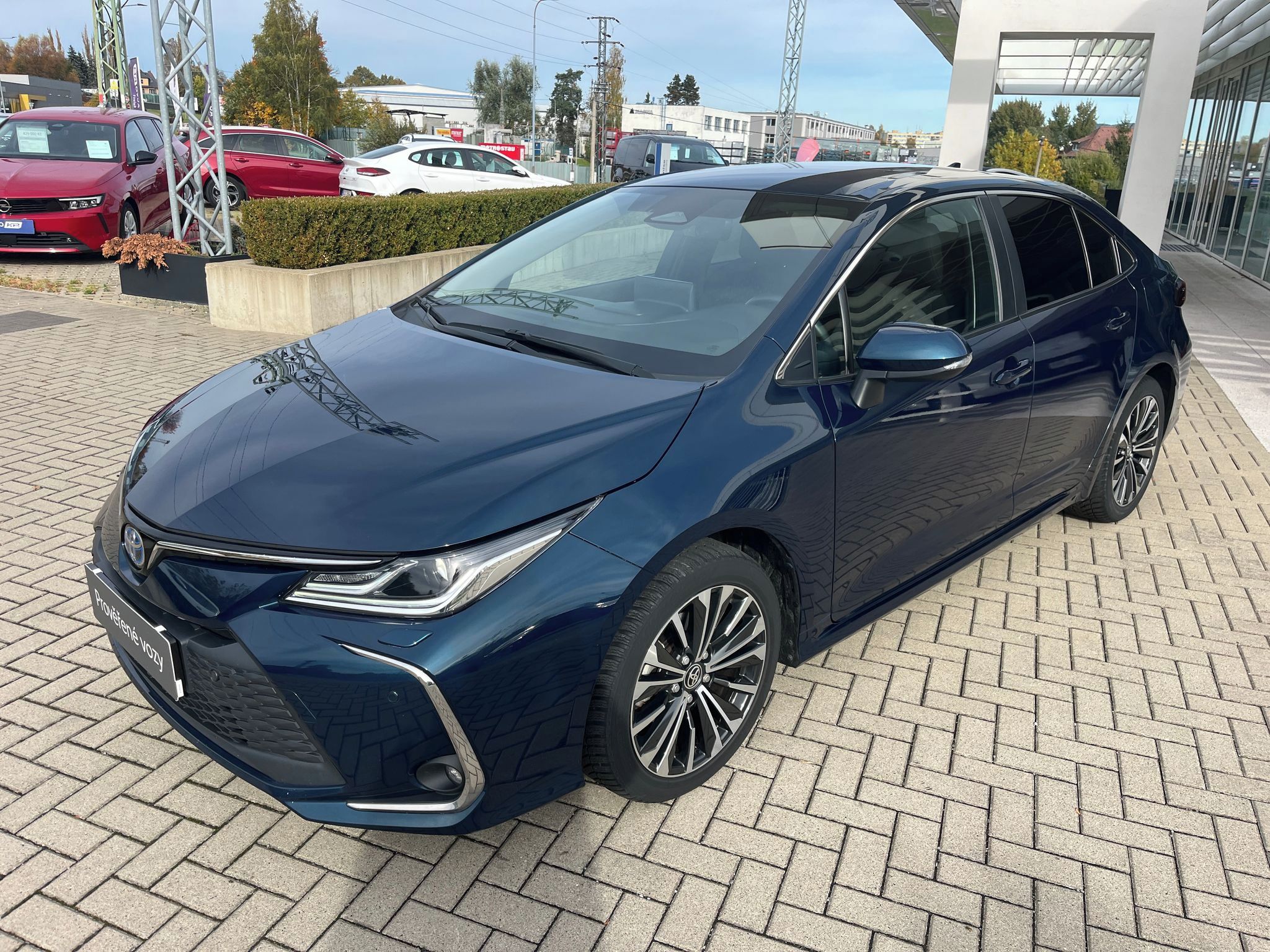 Toyota Corolla, 1.8 Hybrid e-CVT Style - fotka 2