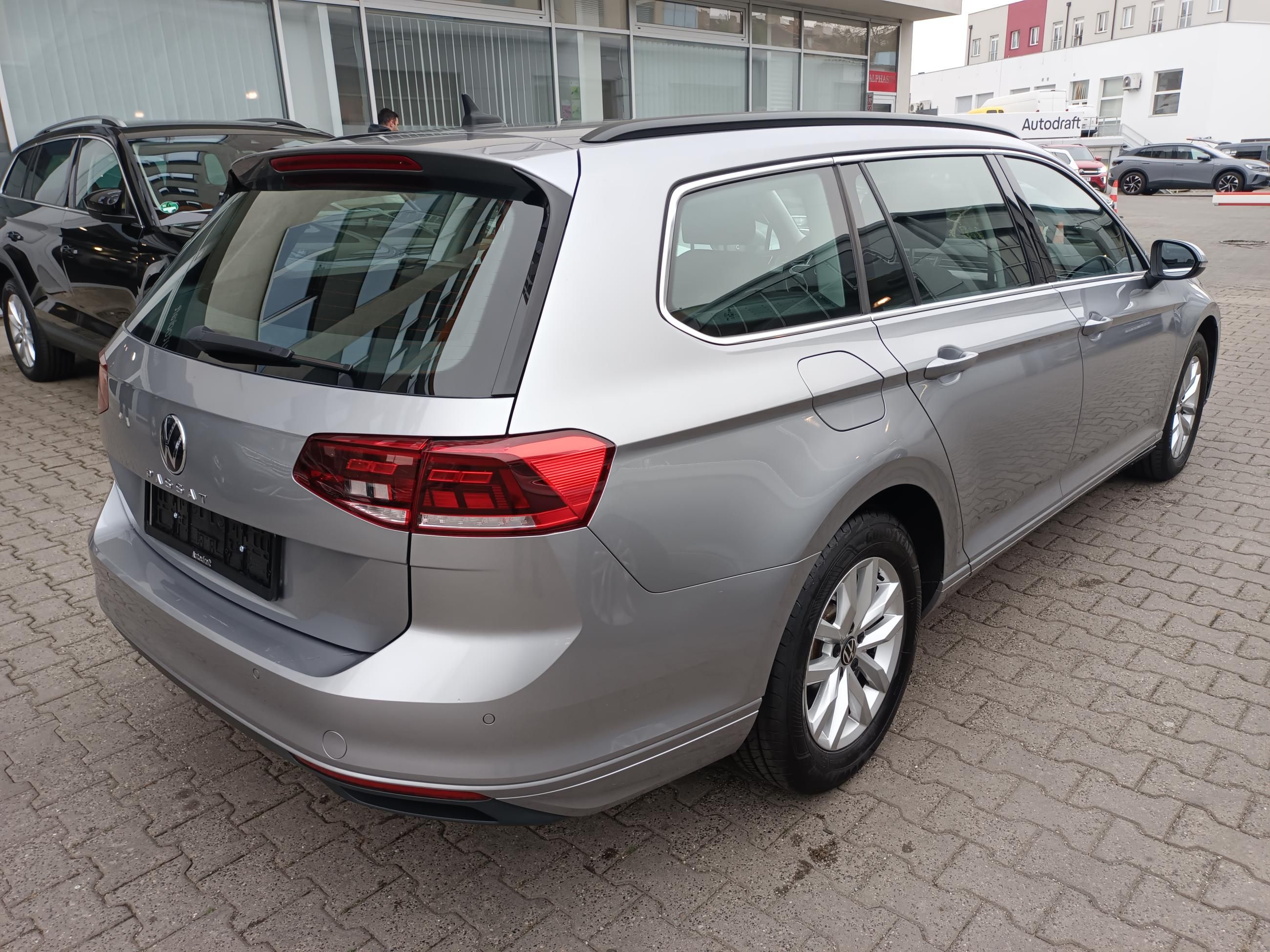Volkswagen Passat Variant, 2.0 TDI 110kW Manuál / Tažné - fotka 6